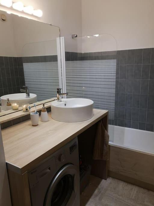 Appartement T1 Bis Renove Beau Coin Nuit, Belle Terrasse Ideal Festival