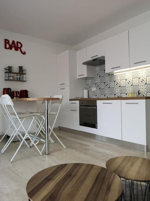 Apartment T1 Bis Renove Beau Coin Nuit, Belle Terrasse Ideal Festival *