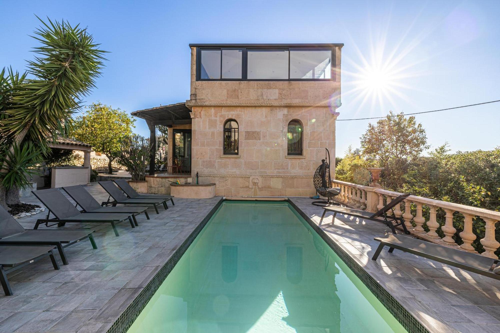Villa Luxurious With Heated Pool 6br-12p -