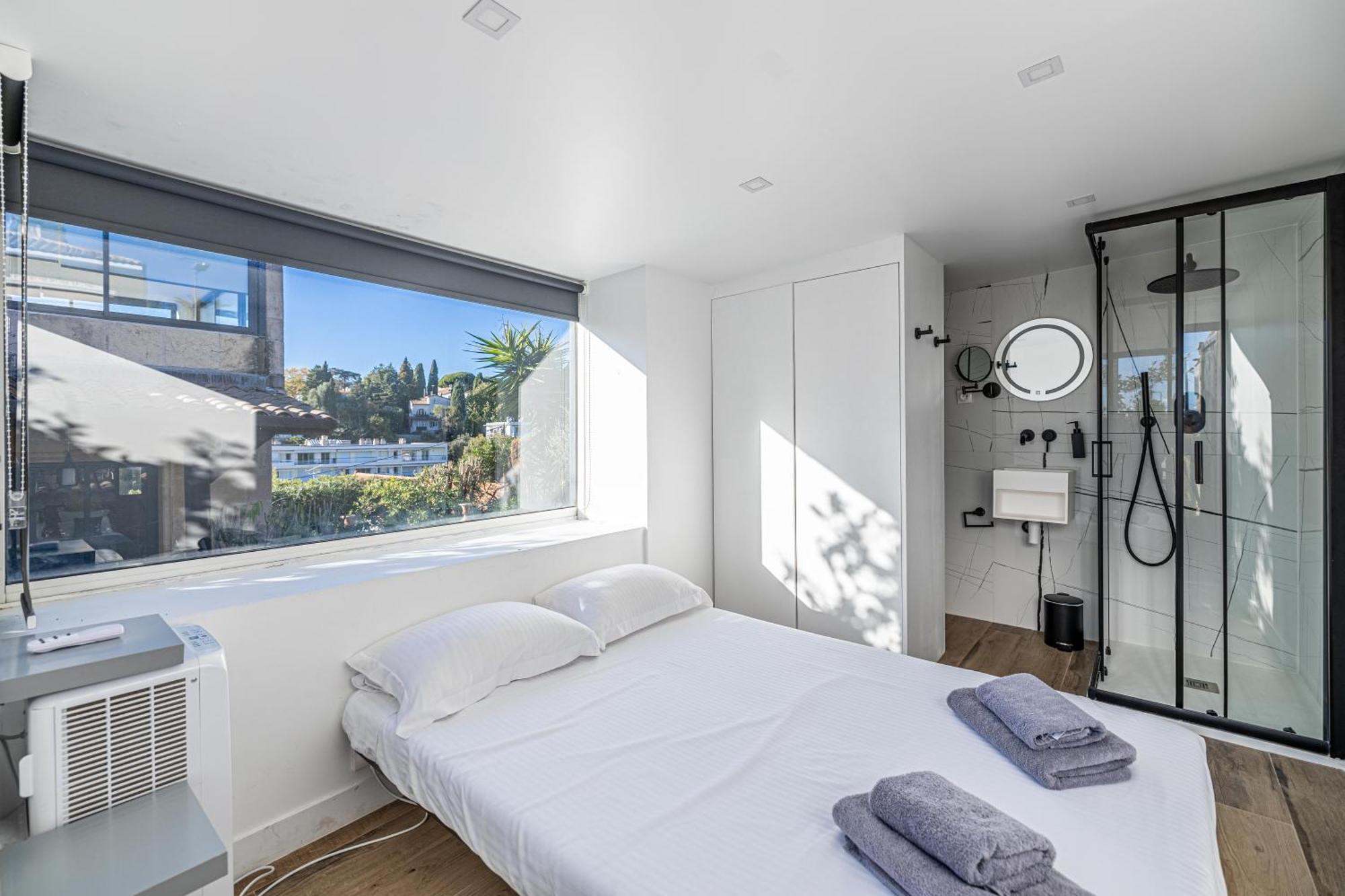 Villa Luxurious With Heated Pool 6br-12p -