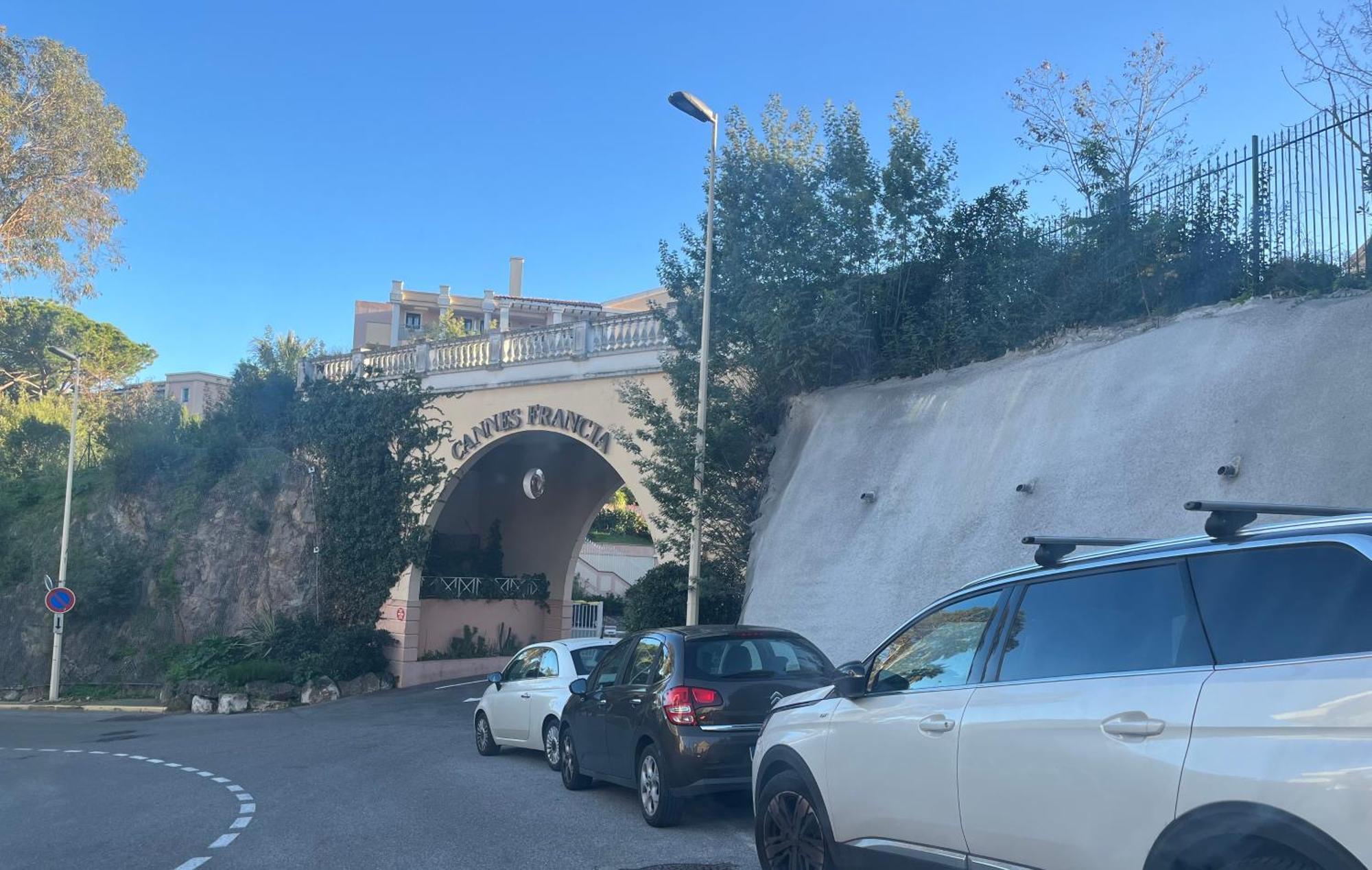 Superbe Vue Av. Piscine Et Tennis * Cannes