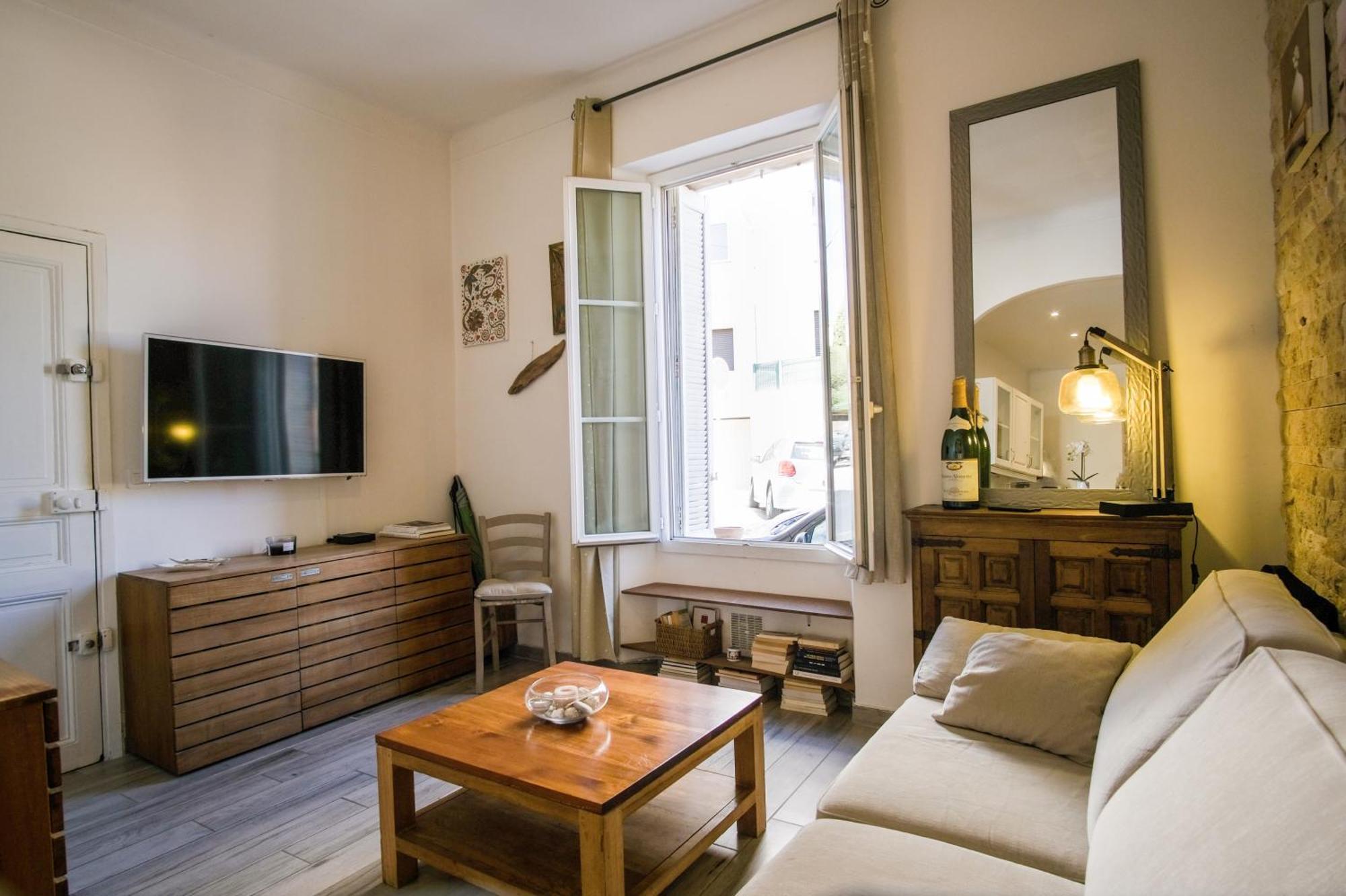 Tres Cosy Avec Cour Apartment