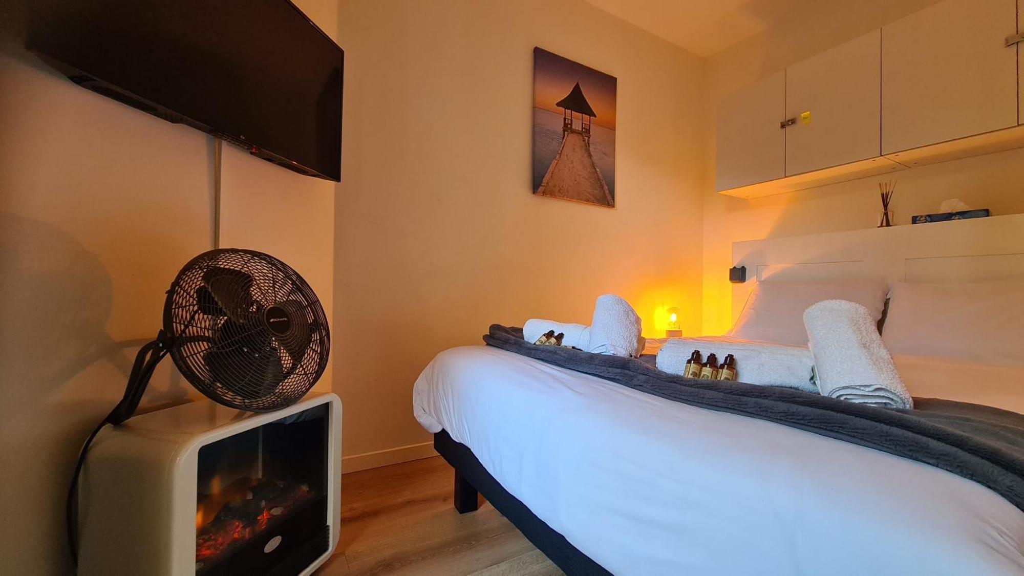 Conseil Immo -residence Avec Piscine, Avec Terrasse Pour 4 Personnes Cannes