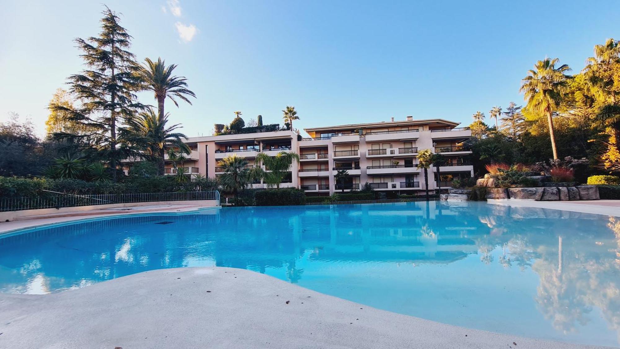 Conseil Immo -residence Avec Piscine, Avec Terrasse Pour 4 Personnes *