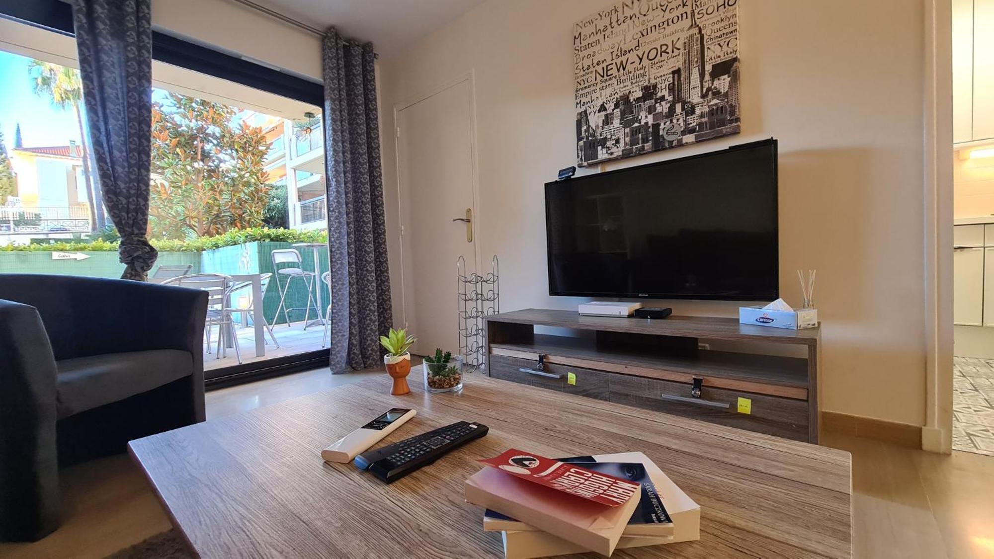 Apartment Conseil Immo -residence Avec Piscine, Avec Terrasse Pour 4 Personnes Cannes