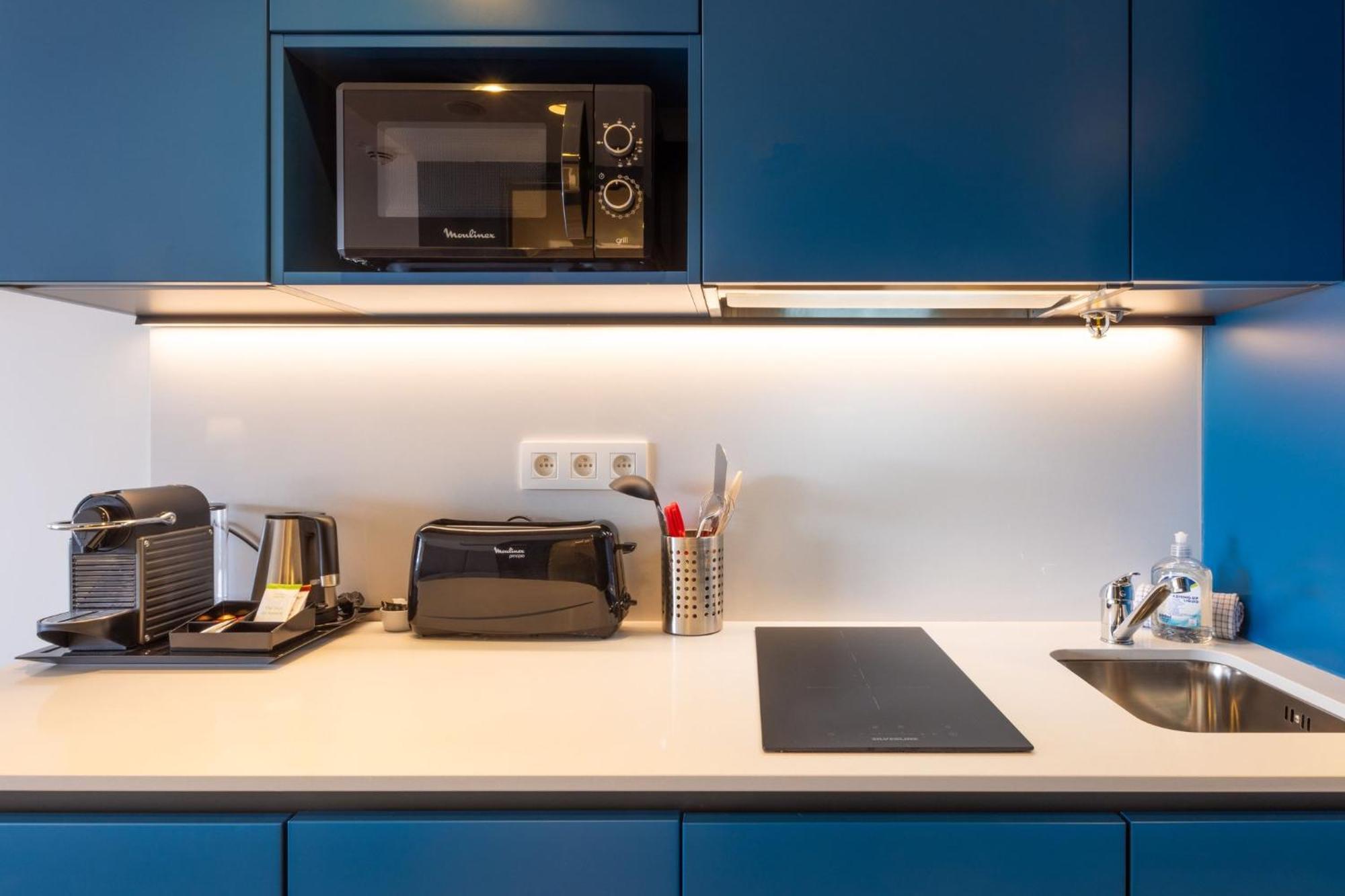 Staybridge - Centre By Ihg Hotel 4*