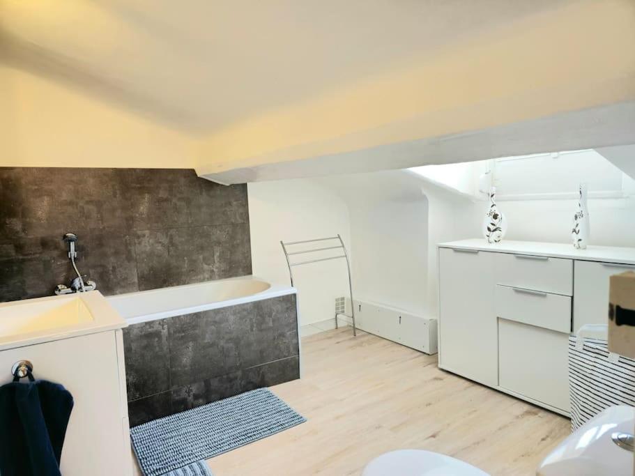 Apartment Palais Des Festivals Et Rue D'antibes Charme Mansardes Cannes