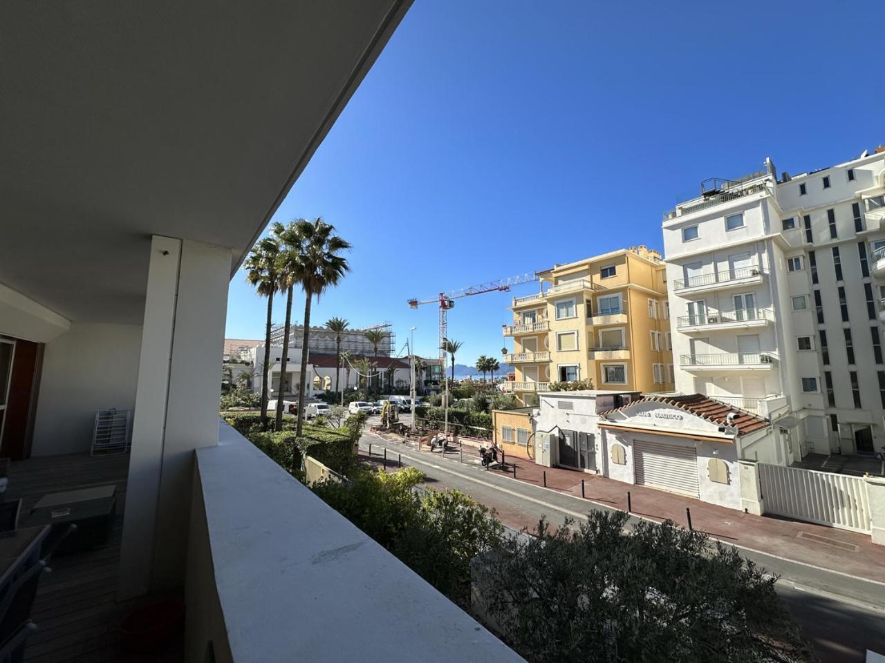 C028-nice With Terrace - Close To The *