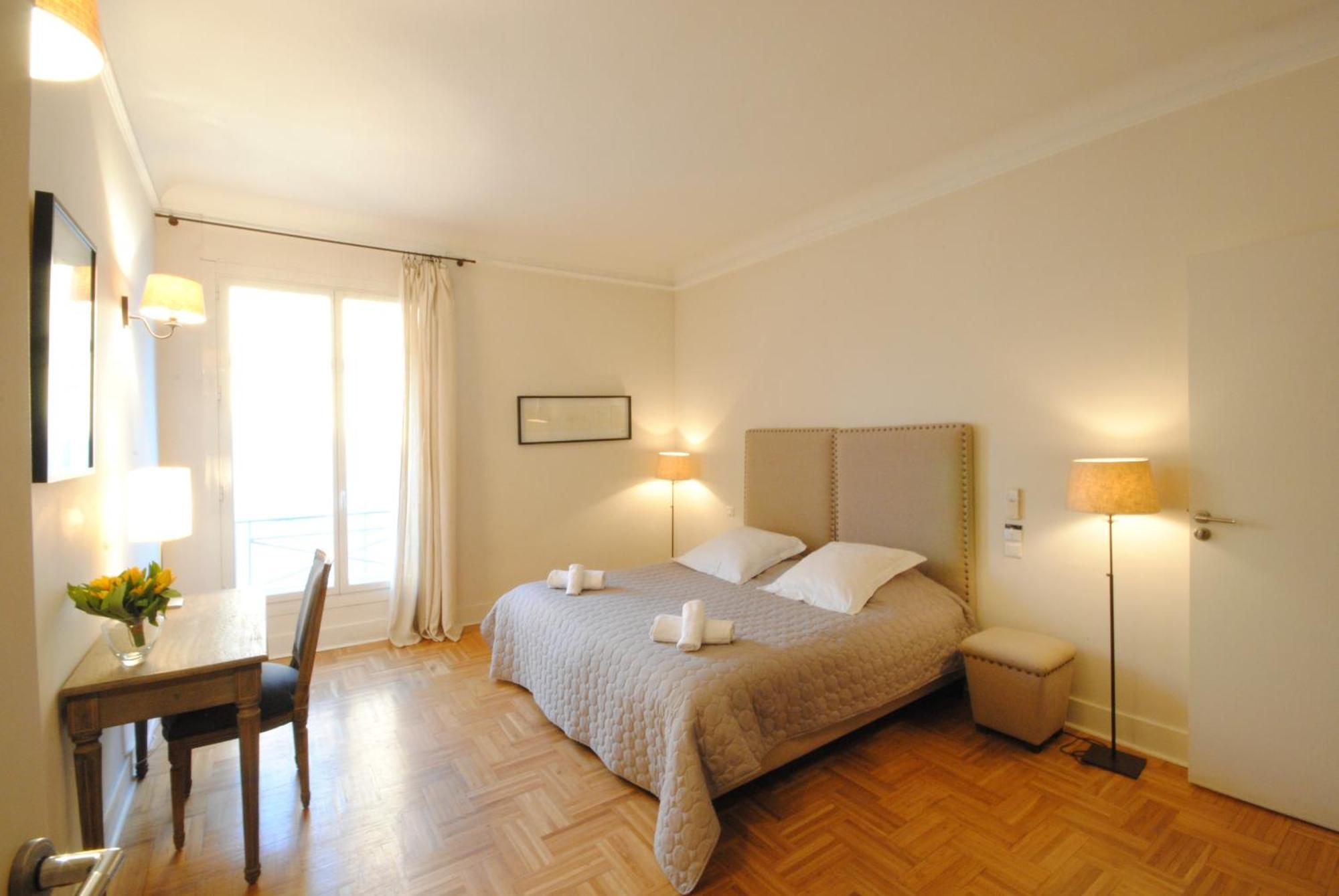 Grand Palais 4p Bob1309 Appartement