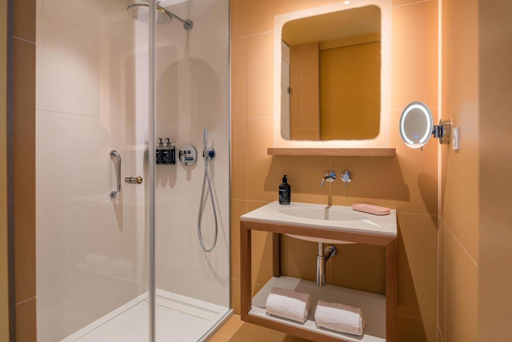 Radisson Blu 1835 Hotel, Hotel Cannes