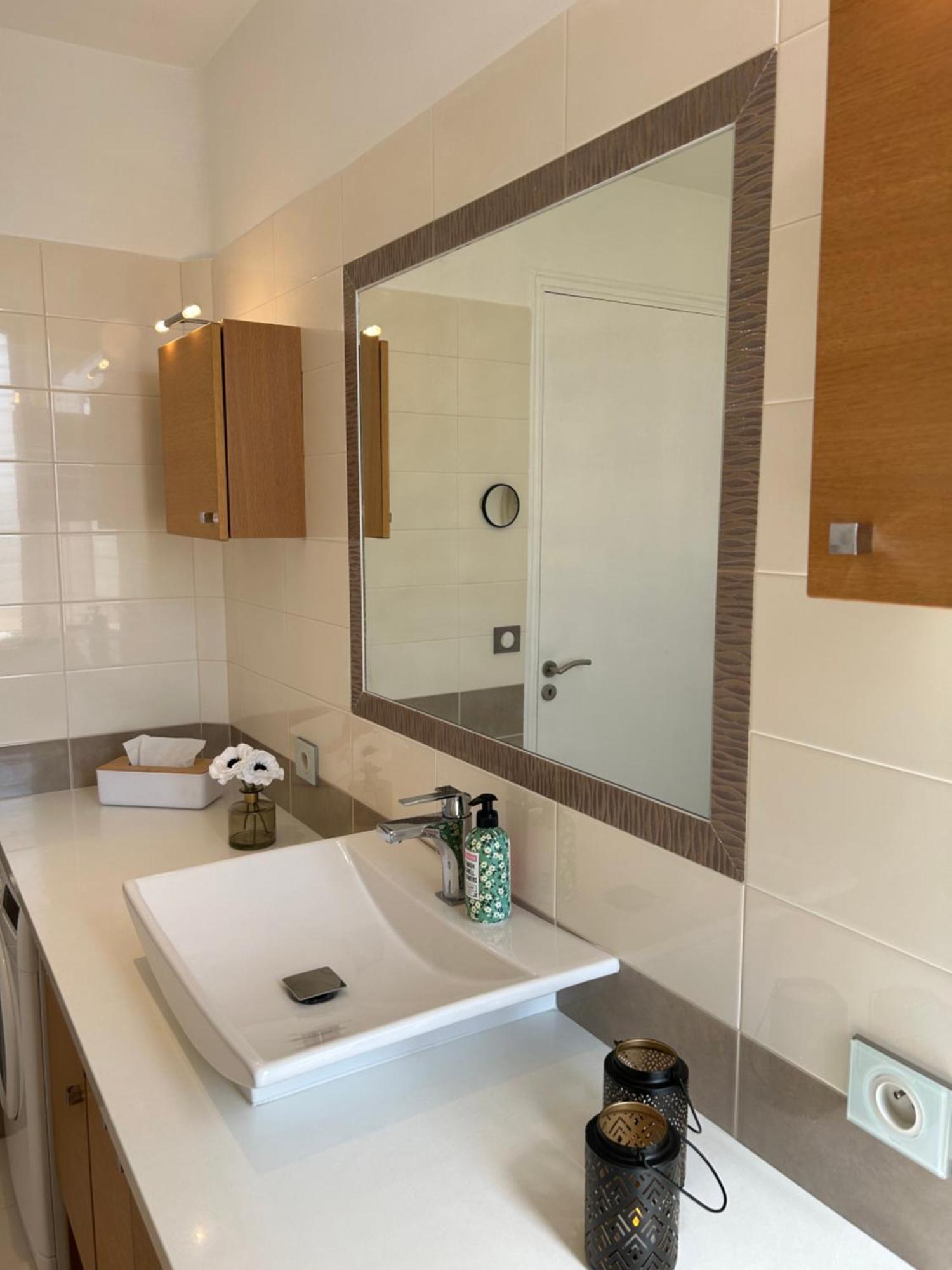 Apartment Emplacement Centre *