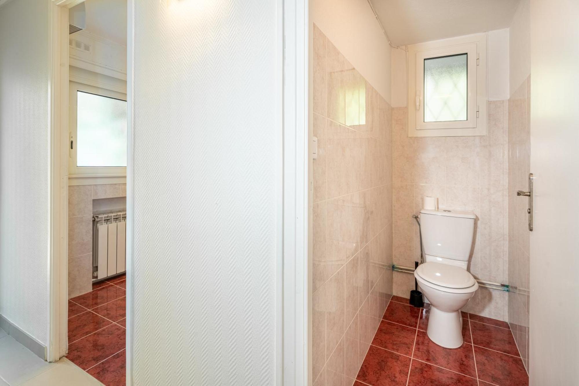 Dream 300m2 & Stunning 4000m2 Private Garden