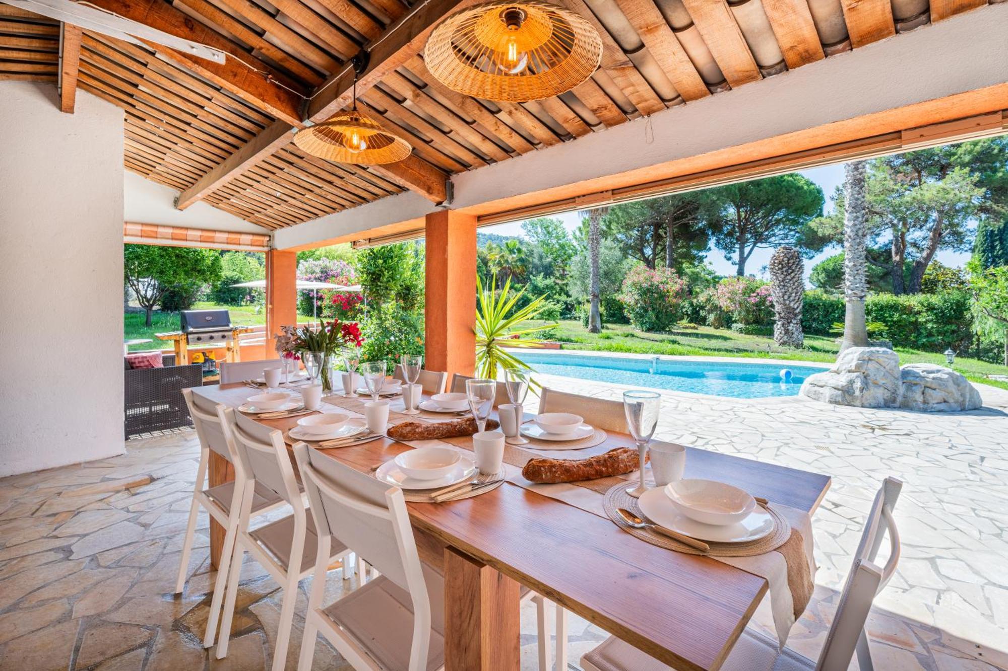 Villa Dream 300m2 & Stunning 4000m2 Private Garden