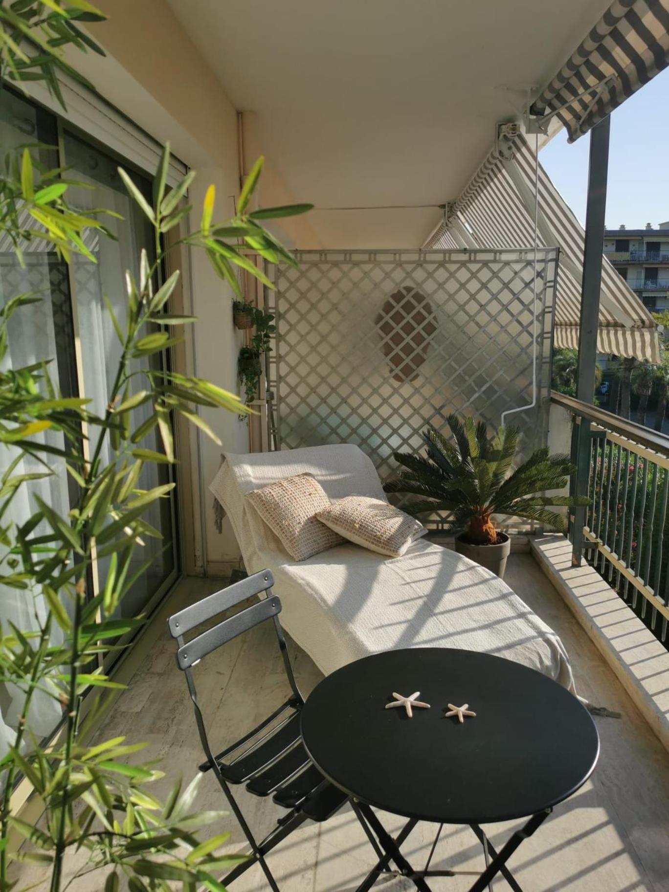 2 Bedrooms Seafront * Cannes