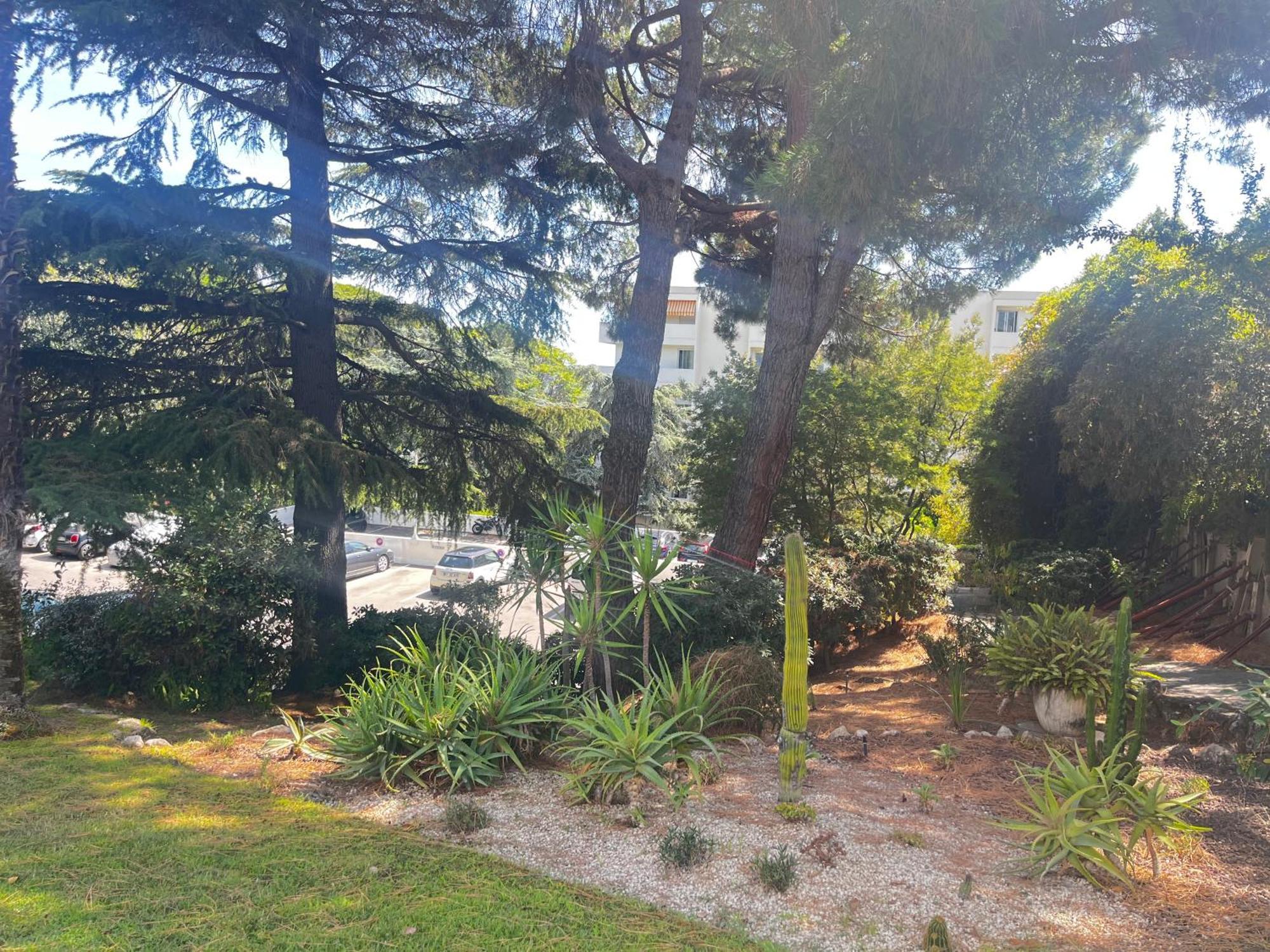 Comme A La Maison