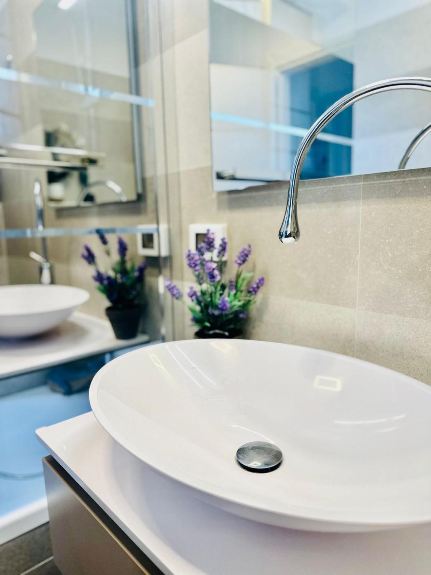 Luxurious Private Floor 130M2 - Ac, Terrace, Pool, Parking - Croisette 5', Plage Des Sports