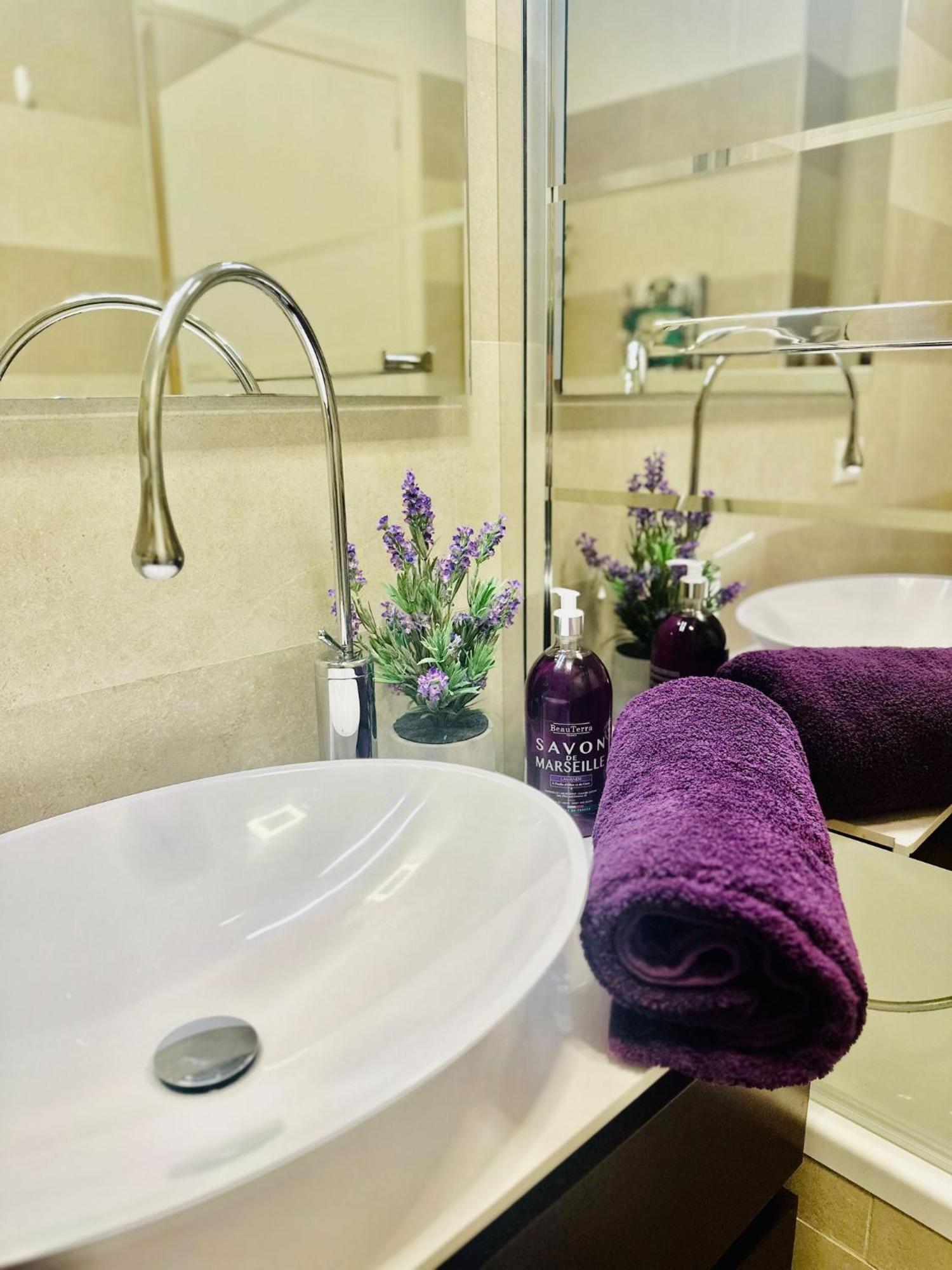 Luxurious Private Floor 130M2 - Ac, Terrace, Pool, Parking - Croisette 5', Plage Des Sports