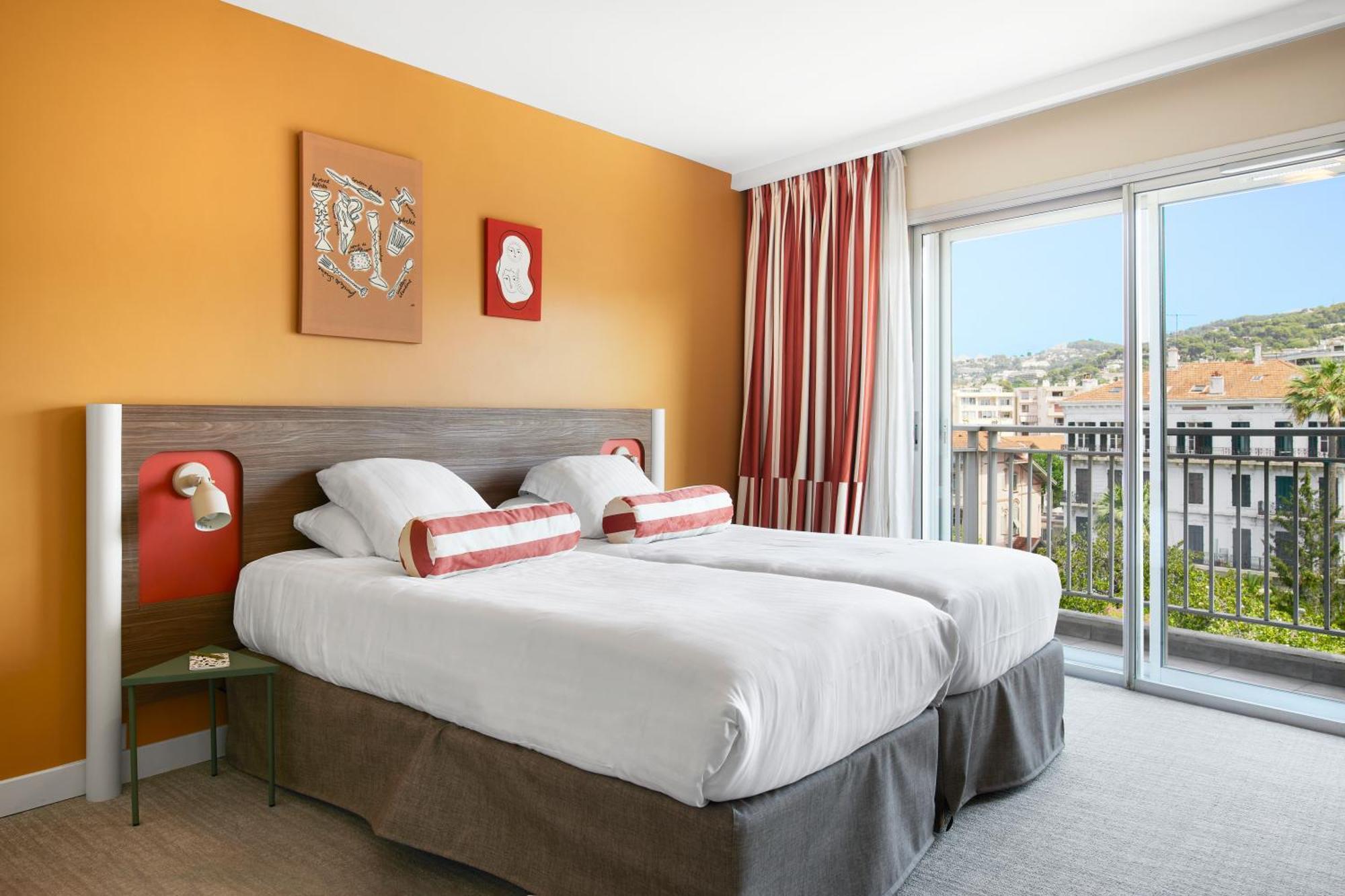 Abrial Hotel