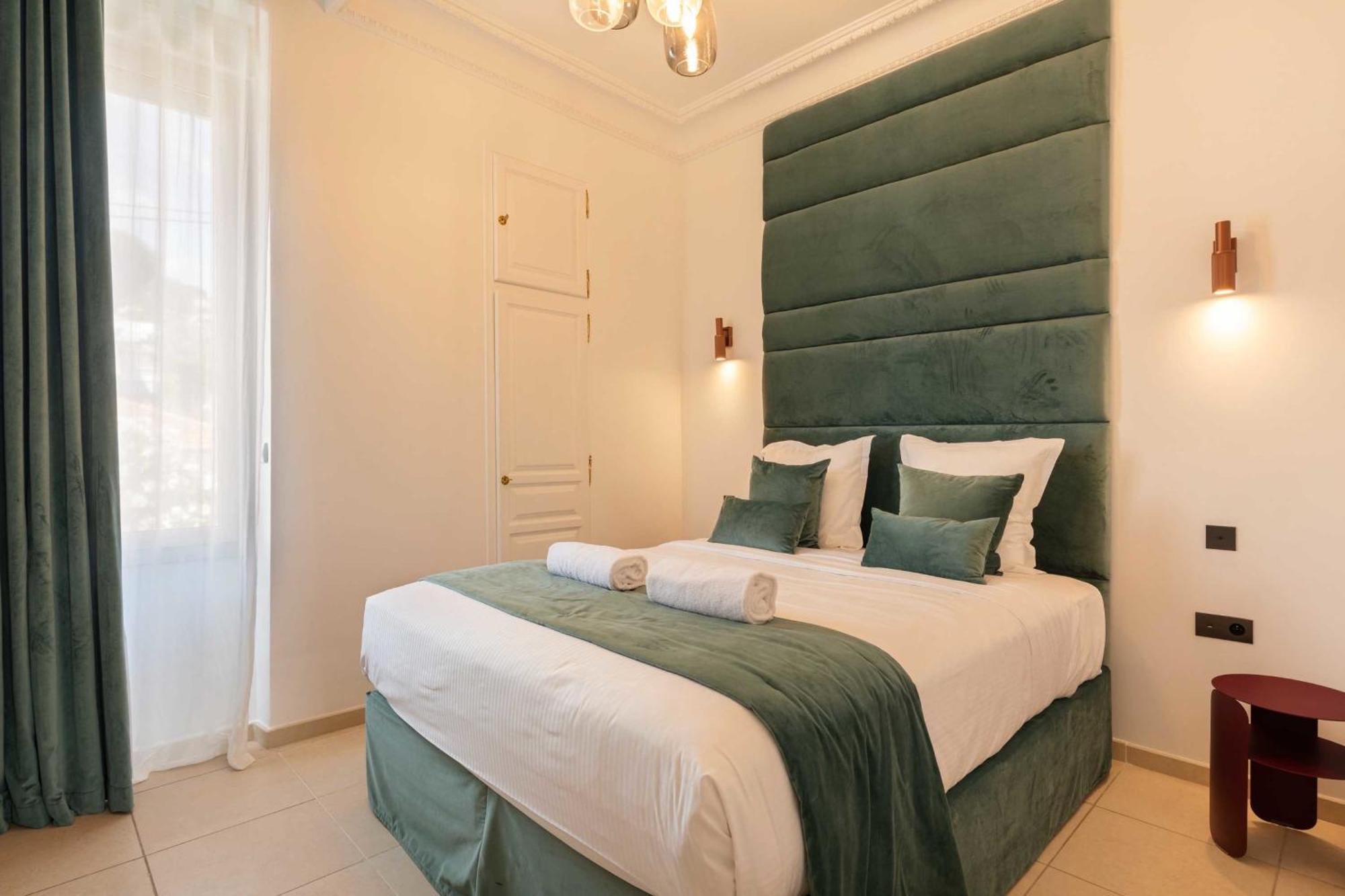 Luxueuse 7 Avec Piscine - *