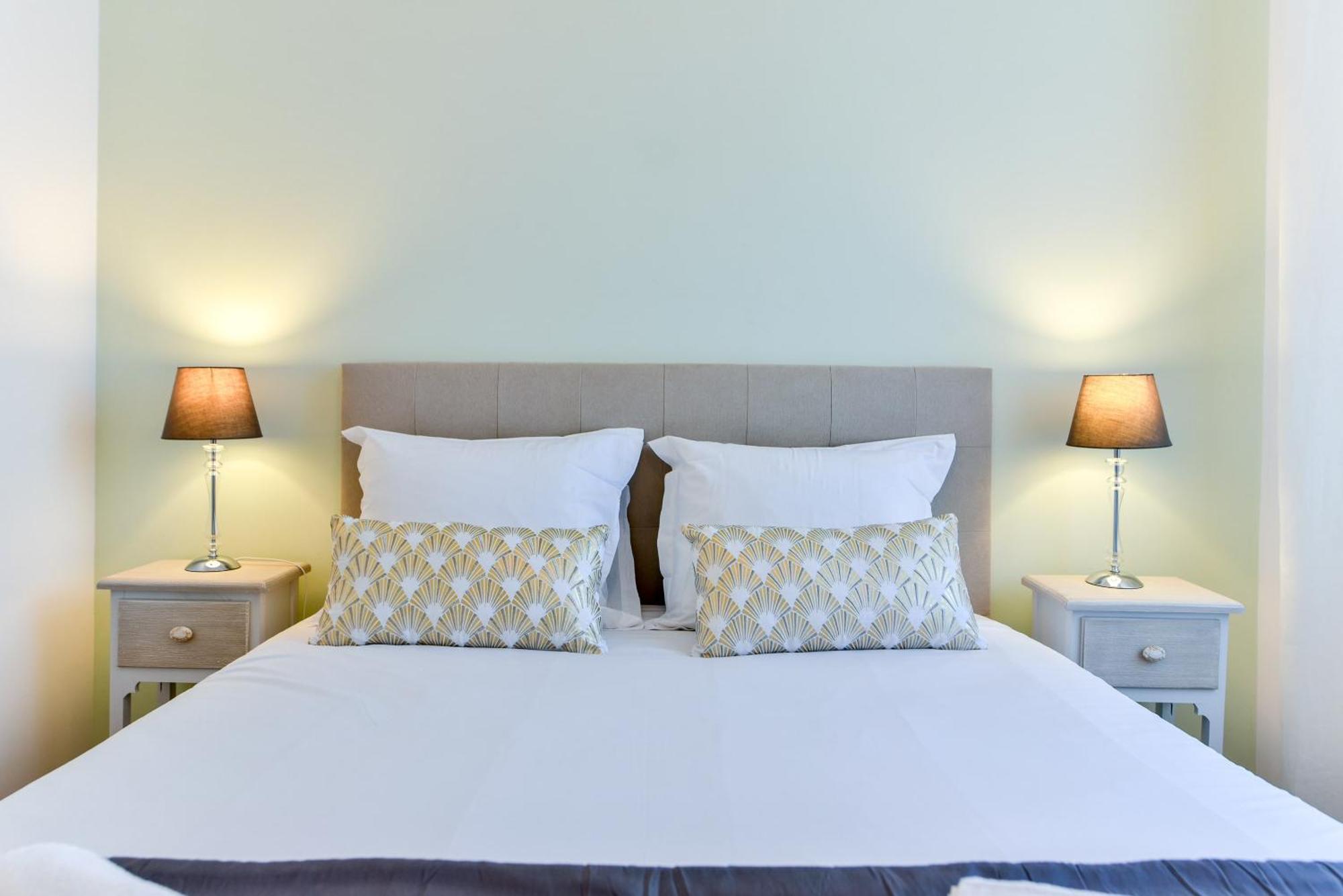 Apartment Le Constantin Avec Balcon, Emplacement Privilegie Pour 2 Personnes Dans Le Centre