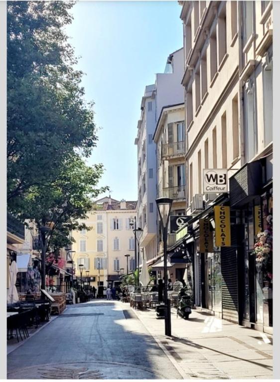 Location T3 A * Cannes