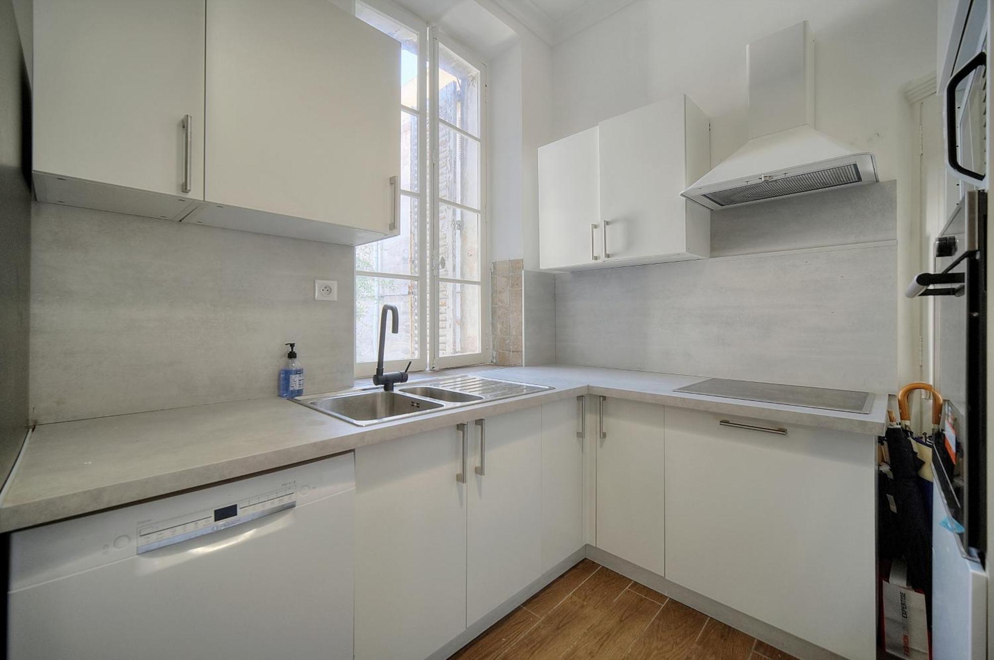 4 Bedrooms In Center 8 Minutes To The Palais Des Festivals 3 Minutes To The Croisette - 2110 Cannes