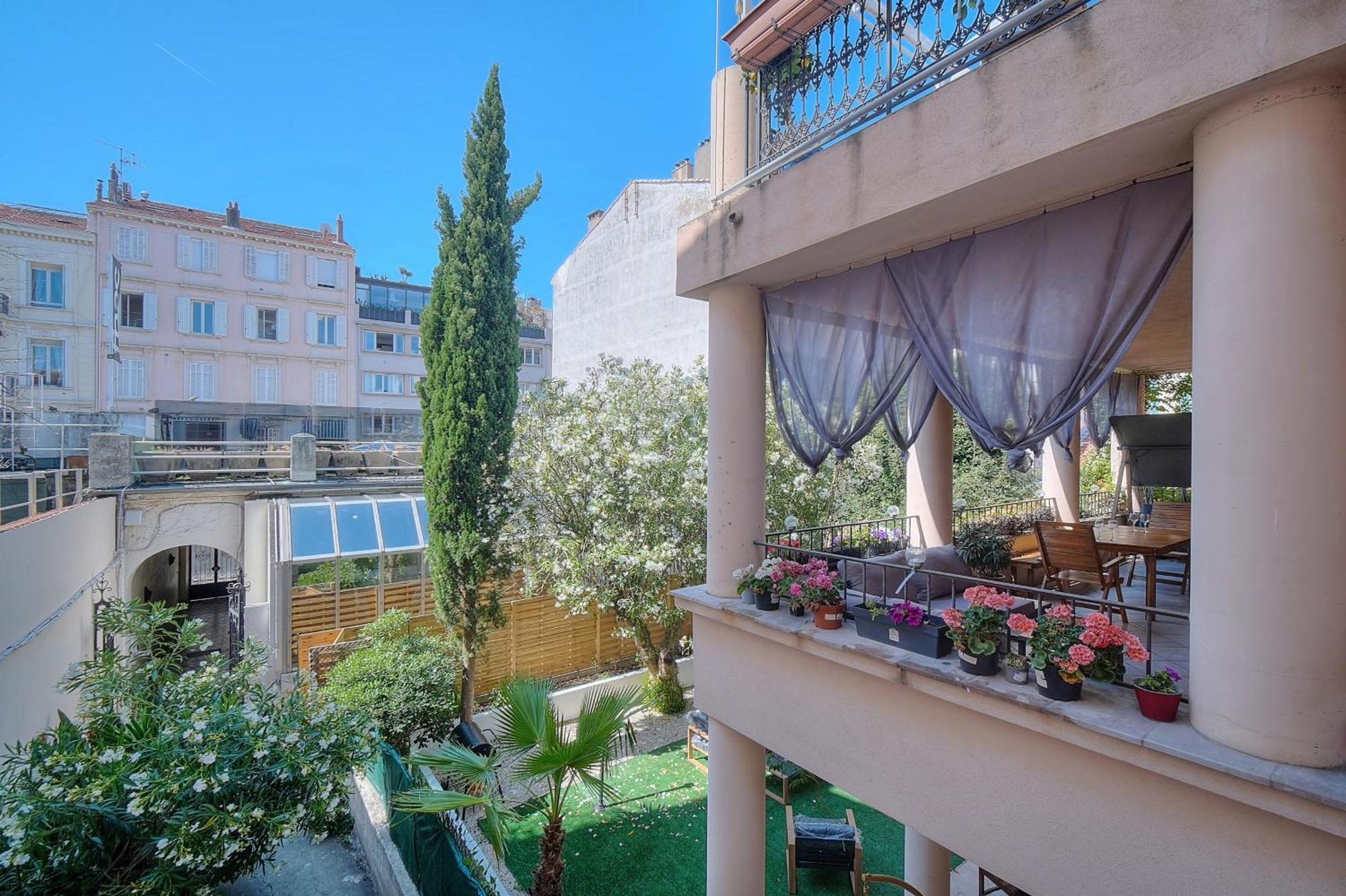 4 Bedrooms In Center 8 Minutes To The Palais Des Festivals 3 Minutes To The Croisette - 2110