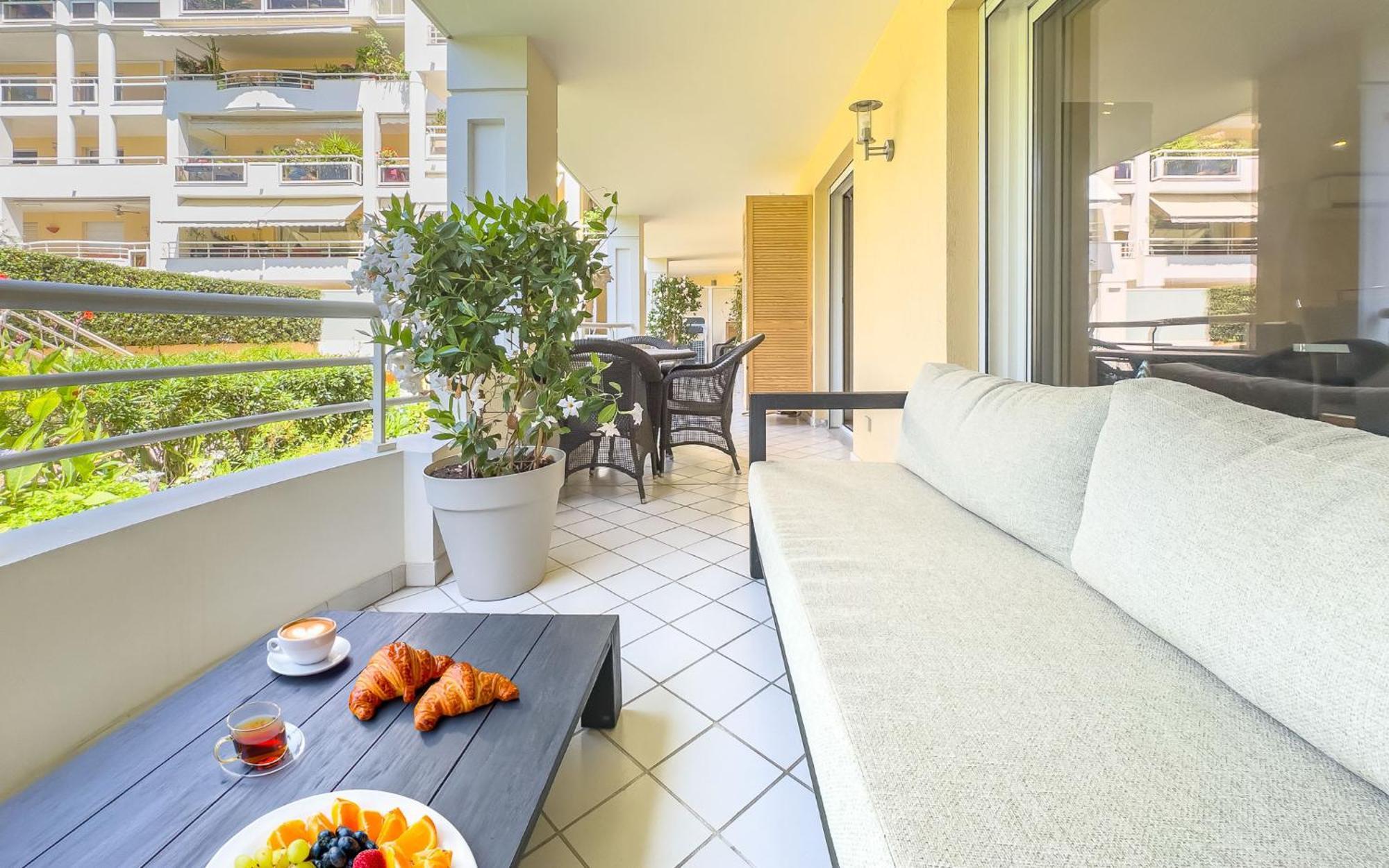 Le First By Winsome Destination Cannes