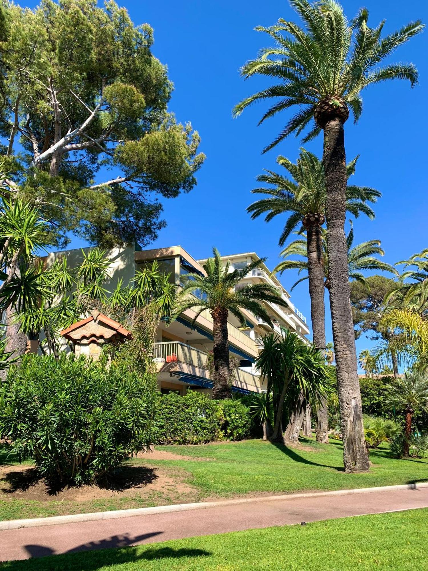 Studio Front De Mer, 30m2 Piscine & Mer Apartment *