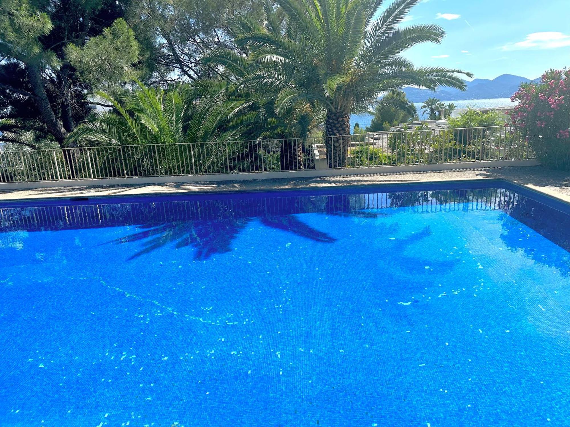Luxurious Private Floor 130M2 - Ac, Terrace, Pool, Parking - Croisette 5', Plage Des Sports Apartment *