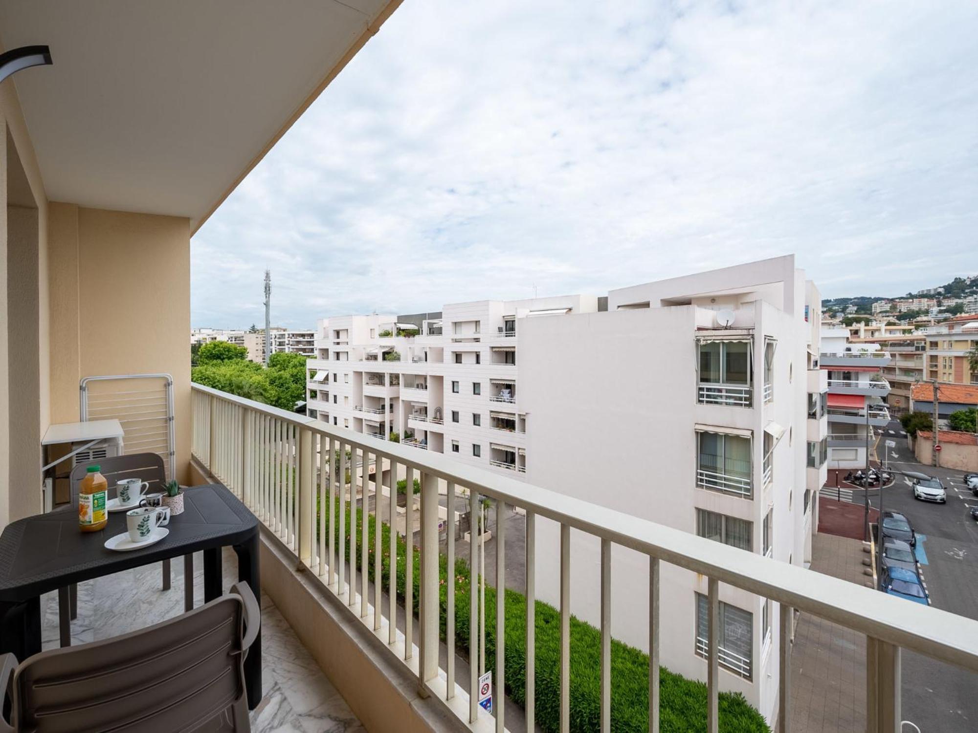 Le Clos Des Caleches By Interhome Apartment