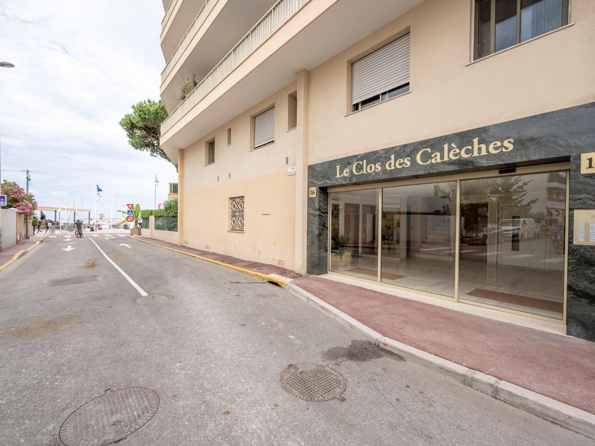 Le Clos Des Caleches By Interhome