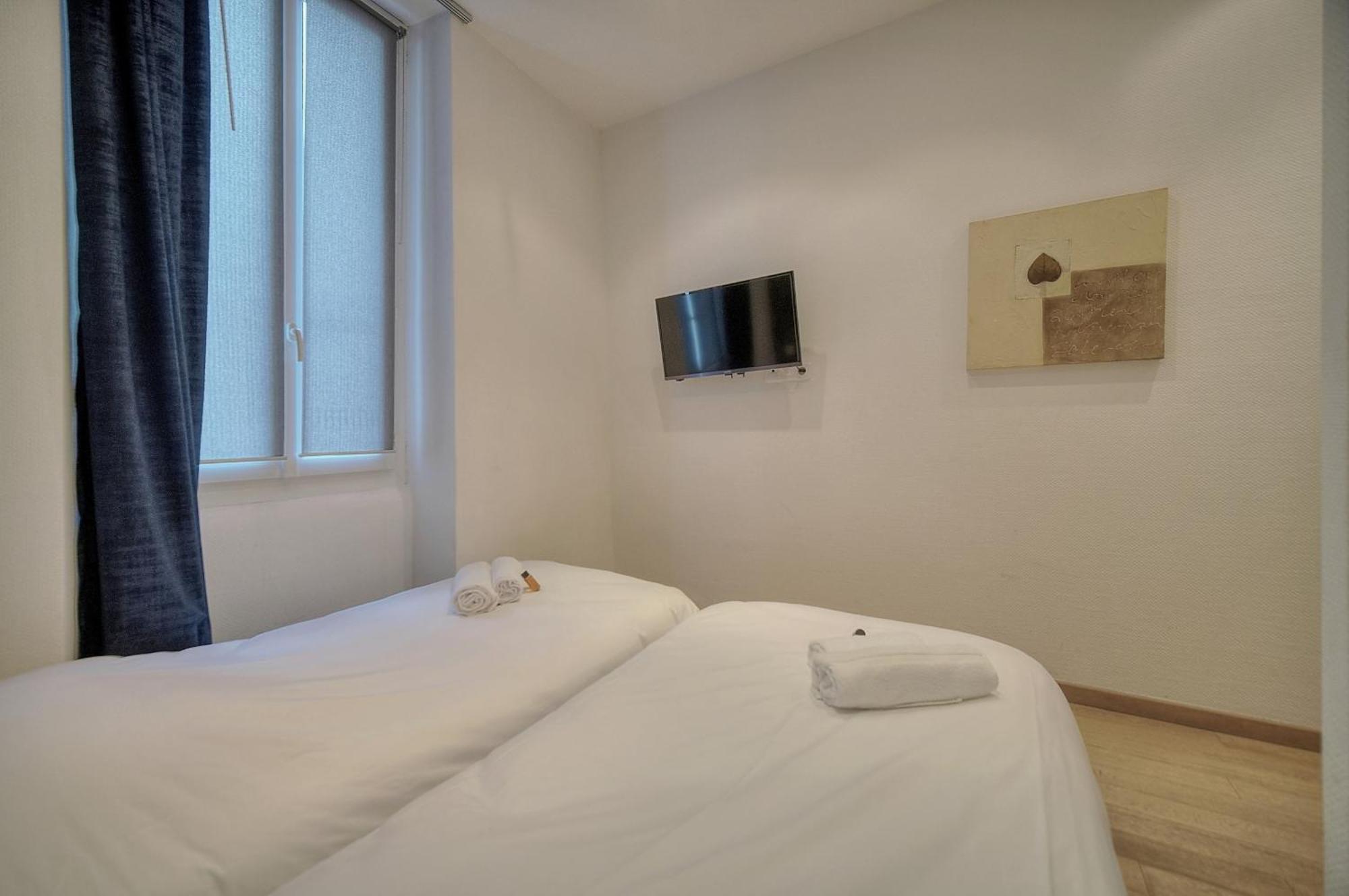 Moderne 3 Pieces Idealement Situe Centre De L! A2b22 Appartement *