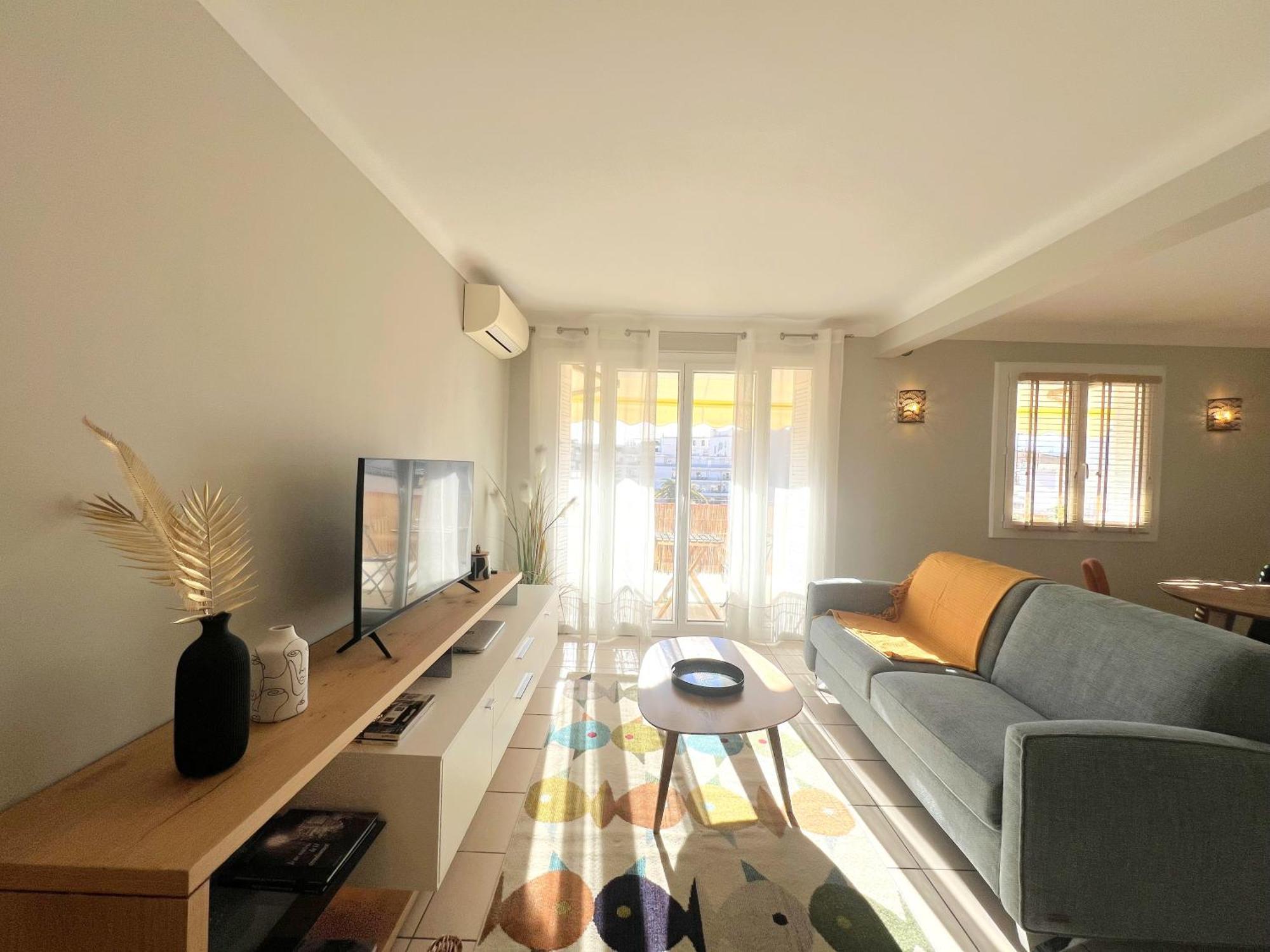 Savannah Proche Carlton, By Welcome To Apartment