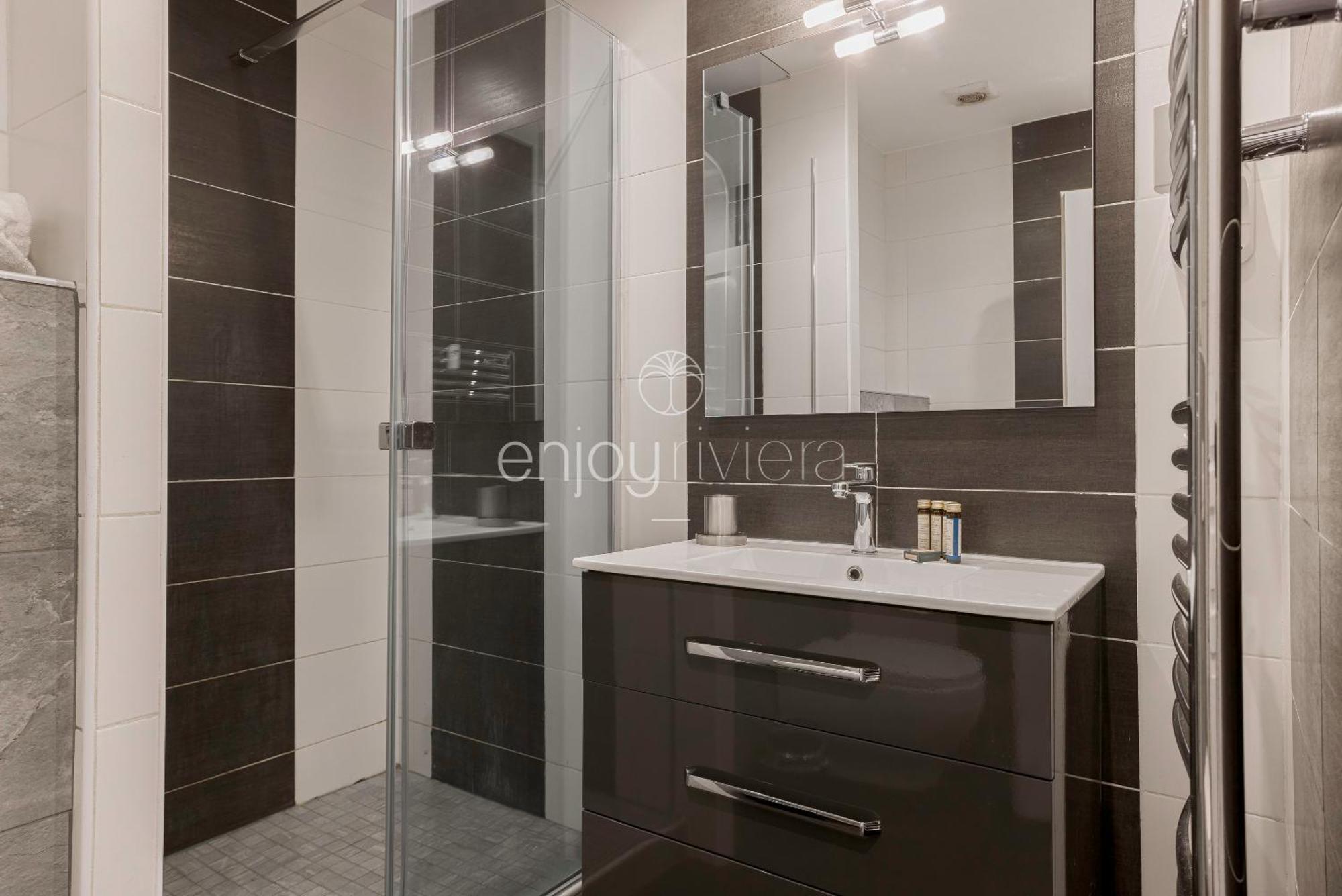 Apartment Palais Miramar - & B31 - Croisette Emplacement Unique - 20m - Wifi - Clim *