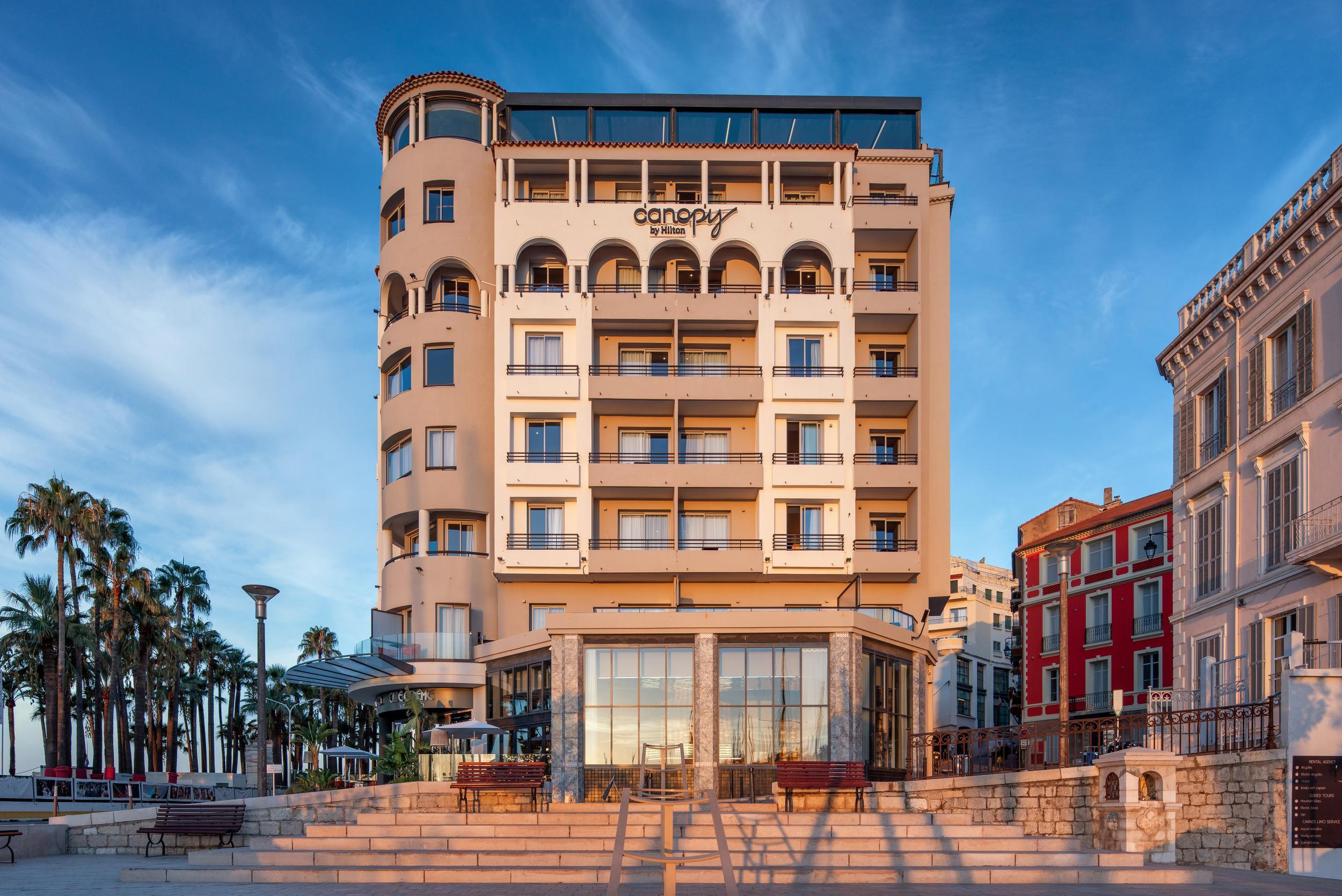 Radisson Blu 1835 Hotel, Hotel