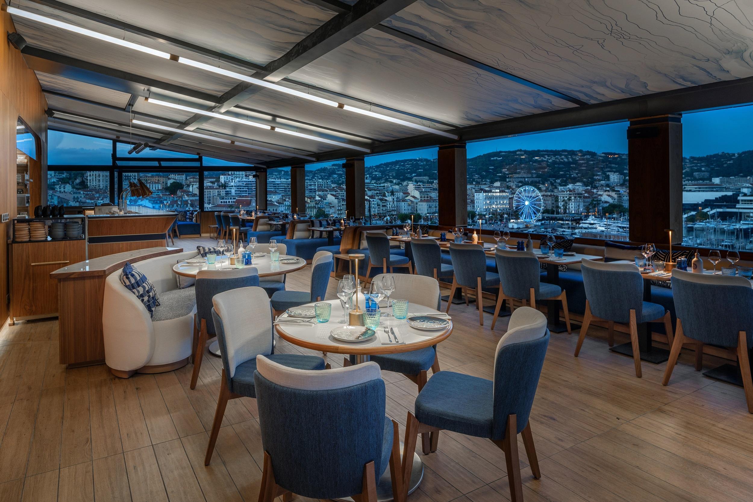 Radisson Blu 1835 Hotel,