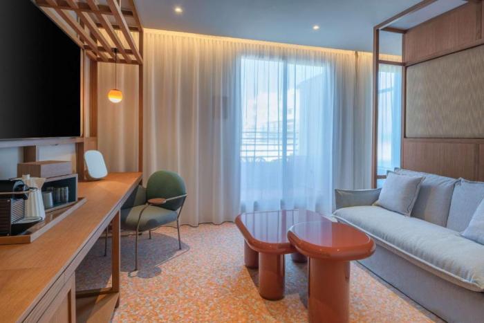 Radisson Blu 1835 Hotel, 4*