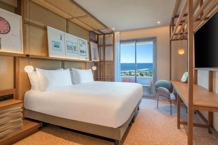 Hotel Radisson Blu 1835 Hotel, 4*