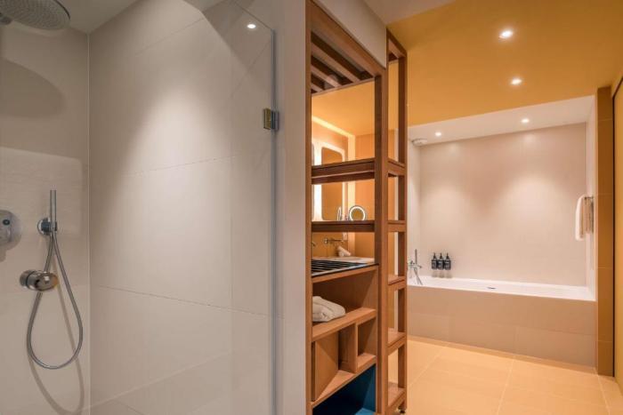 Radisson Blu 1835 Hotel, 4*