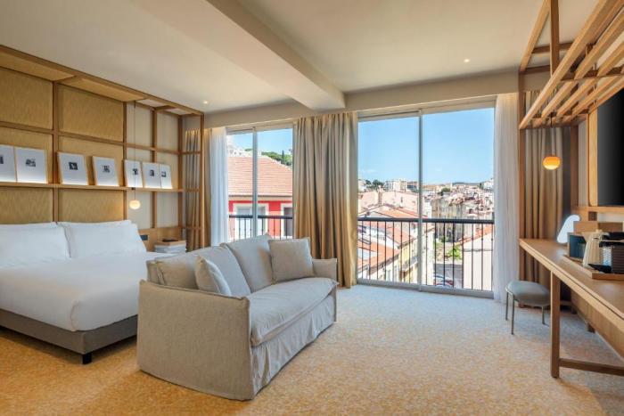 Radisson Blu 1835 Hotel,