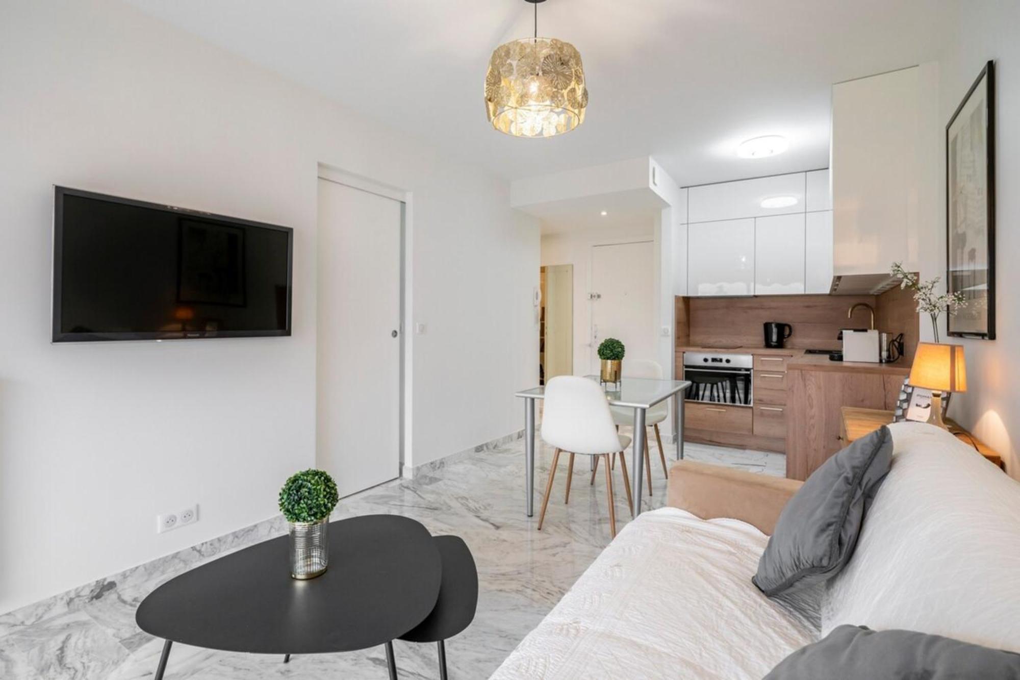 Lovely & Bright One-bedroom Close To The Croisette *