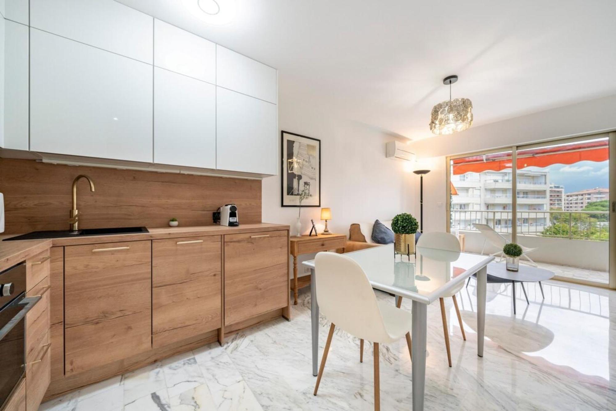 Lovely & Bright One-bedroom Close To The Croisette Cannes