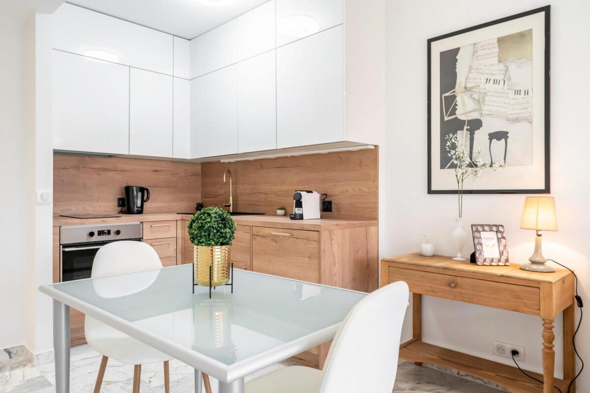 Apartment Lovely & Bright One-bedroom Close To The Croisette *