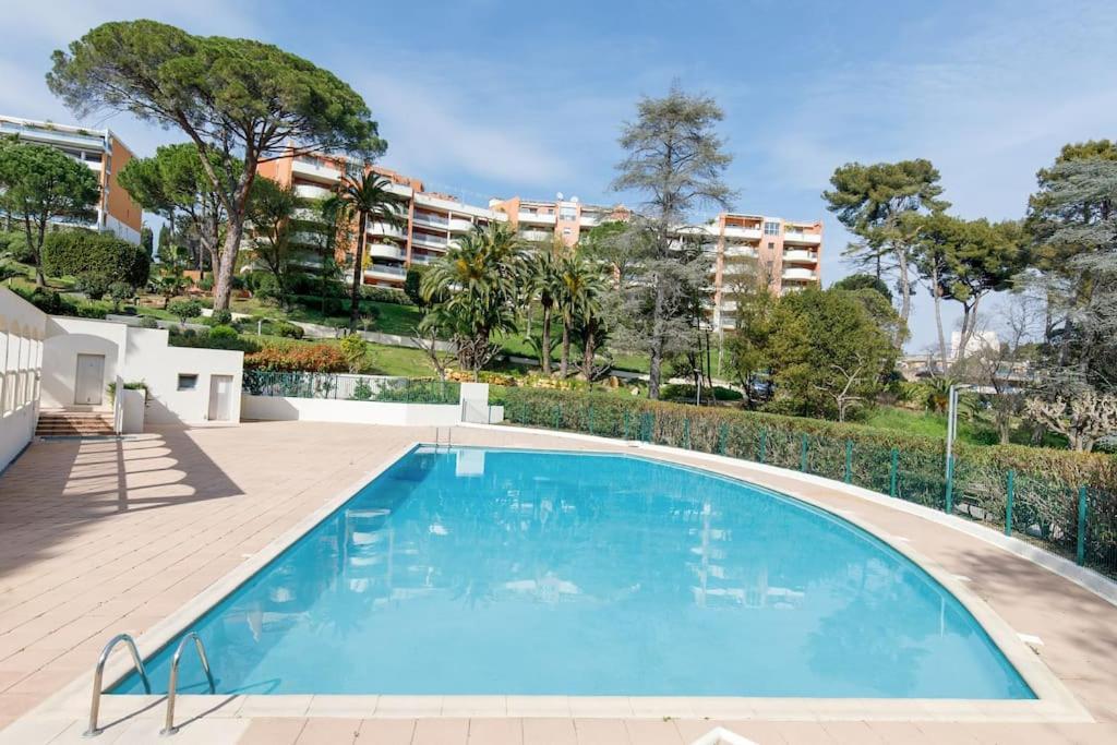Domaine Des Palmiers - Piscine- Parking - Tennis - Clim Apartamento Cannes