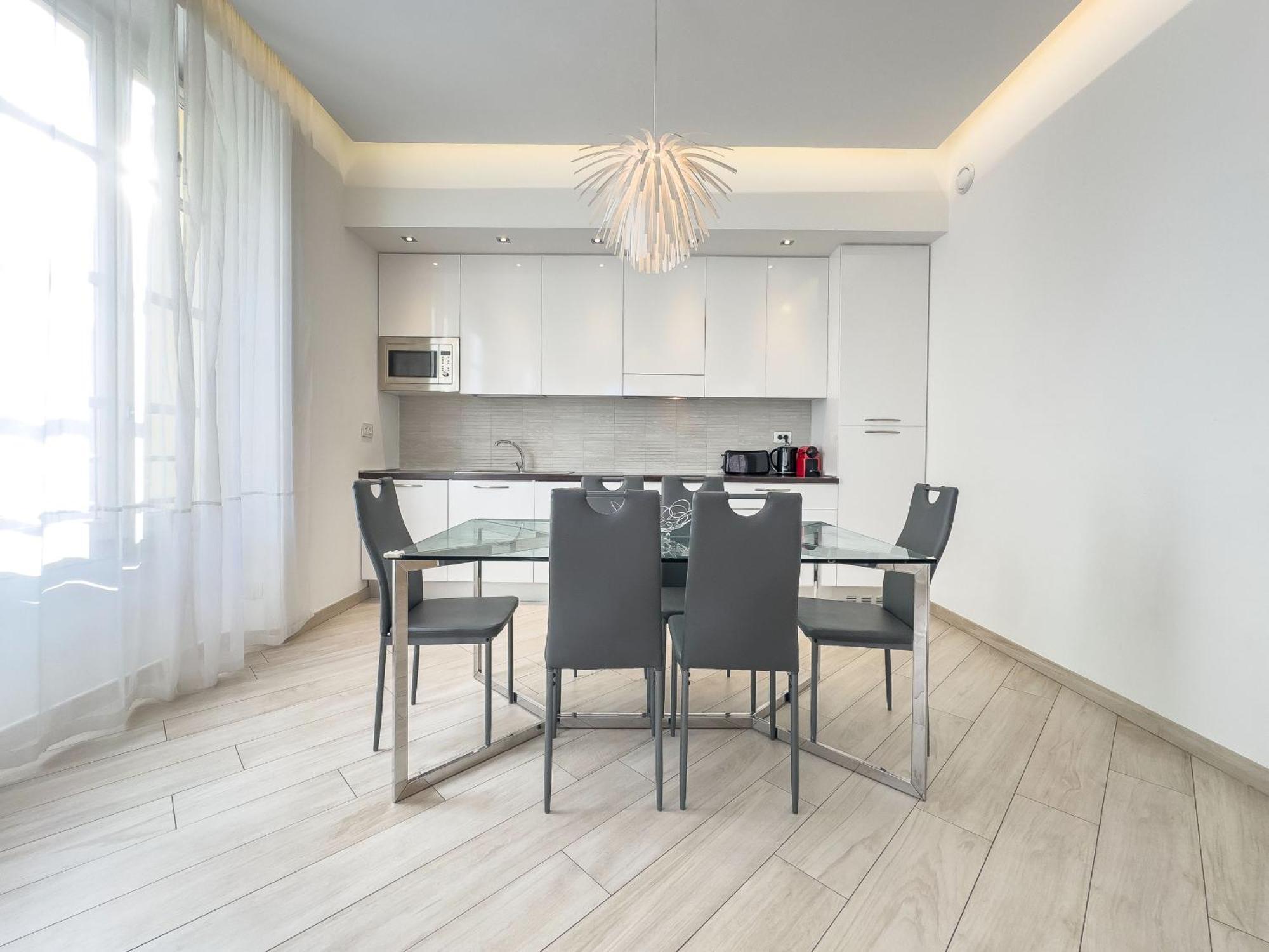 Tony Allard By Winsome Destination 2a Apartment *