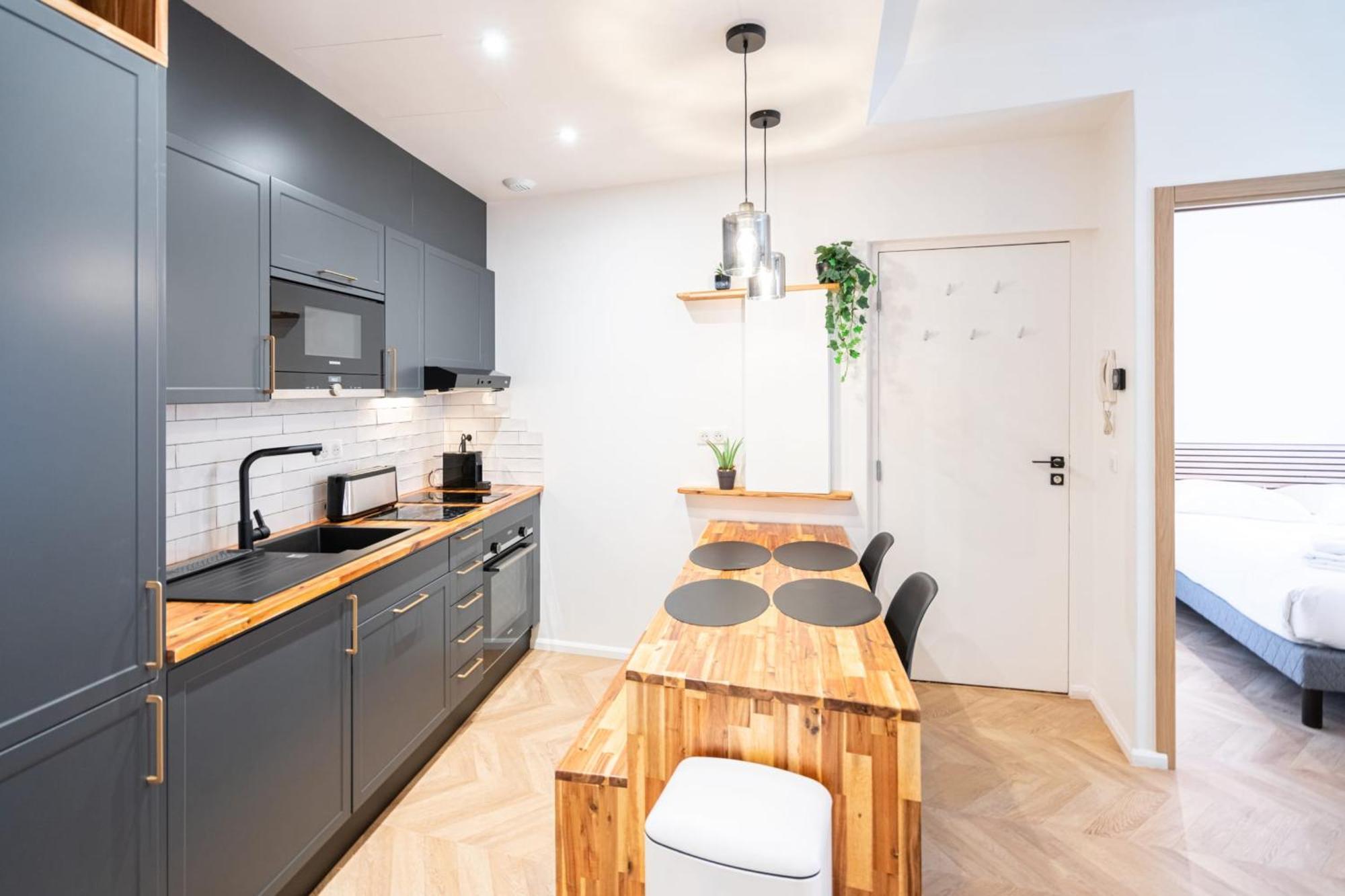 Meynadier Premium 2br Refurb 2023 Olam Apartment