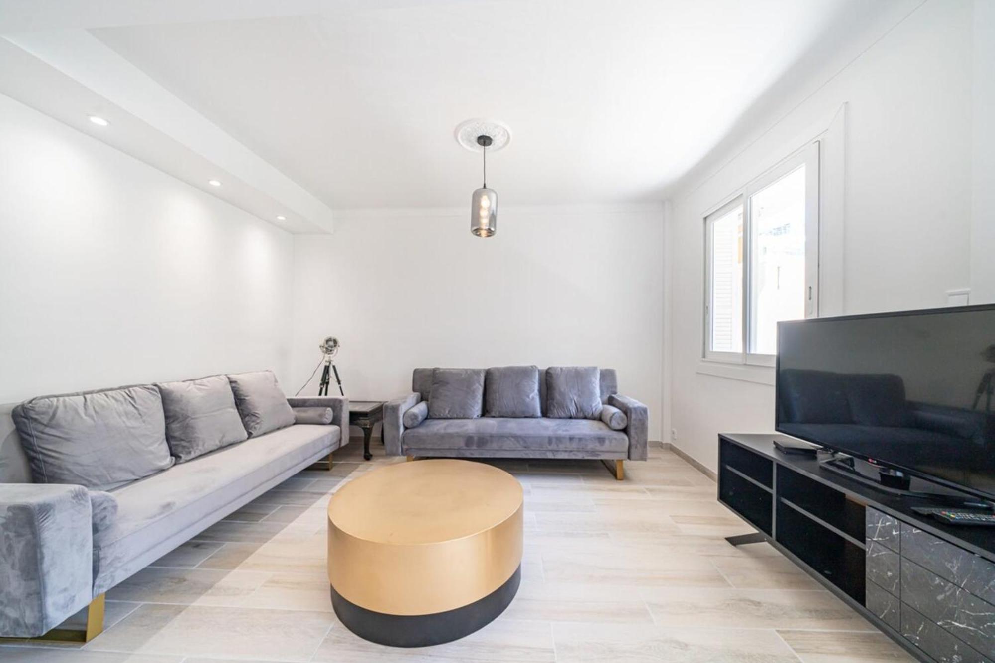 Brand New 2 Bedroom In The Heart Of *