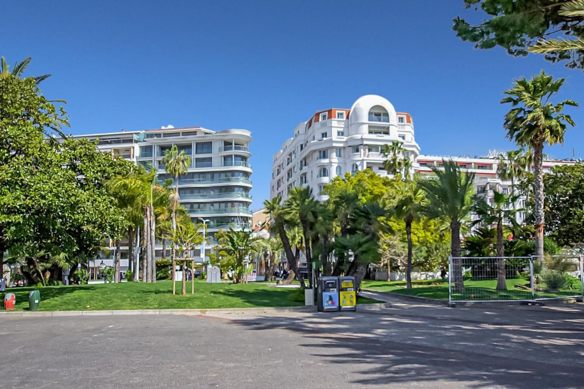 7 Croisette * Cannes