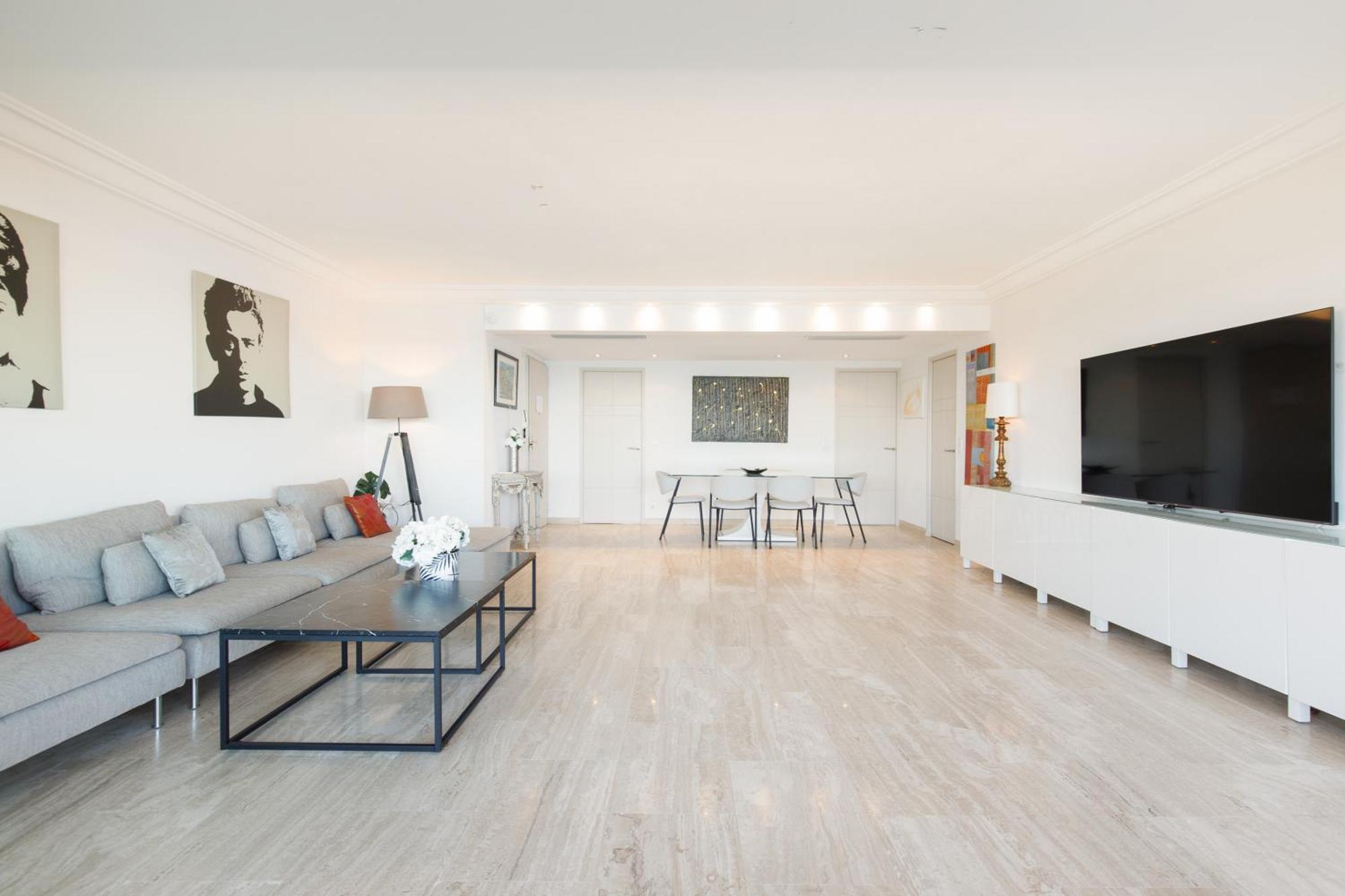Apartment Elegant 120m² En Front De A